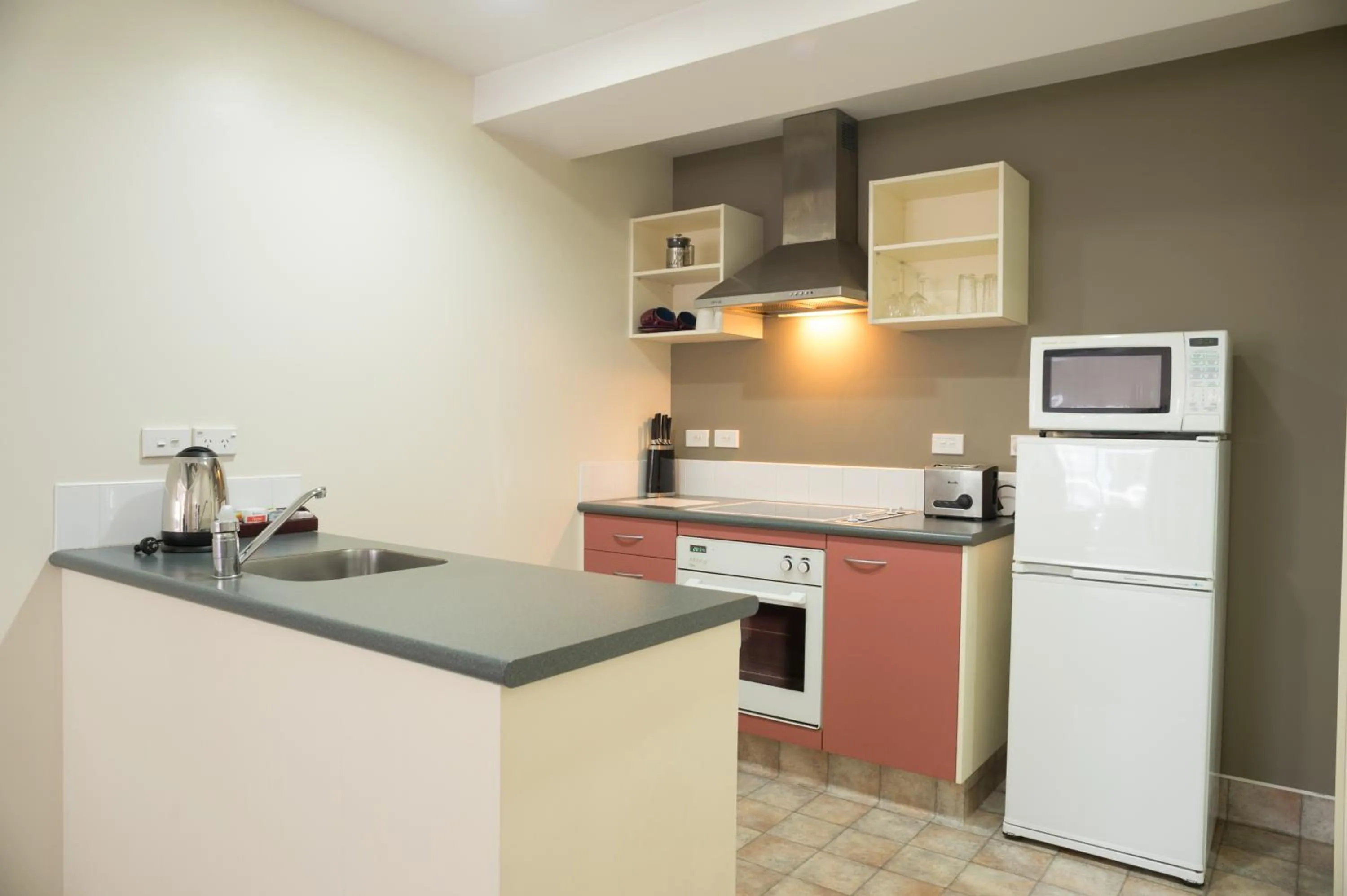 Coffee/tea facilities in Courtenay Village