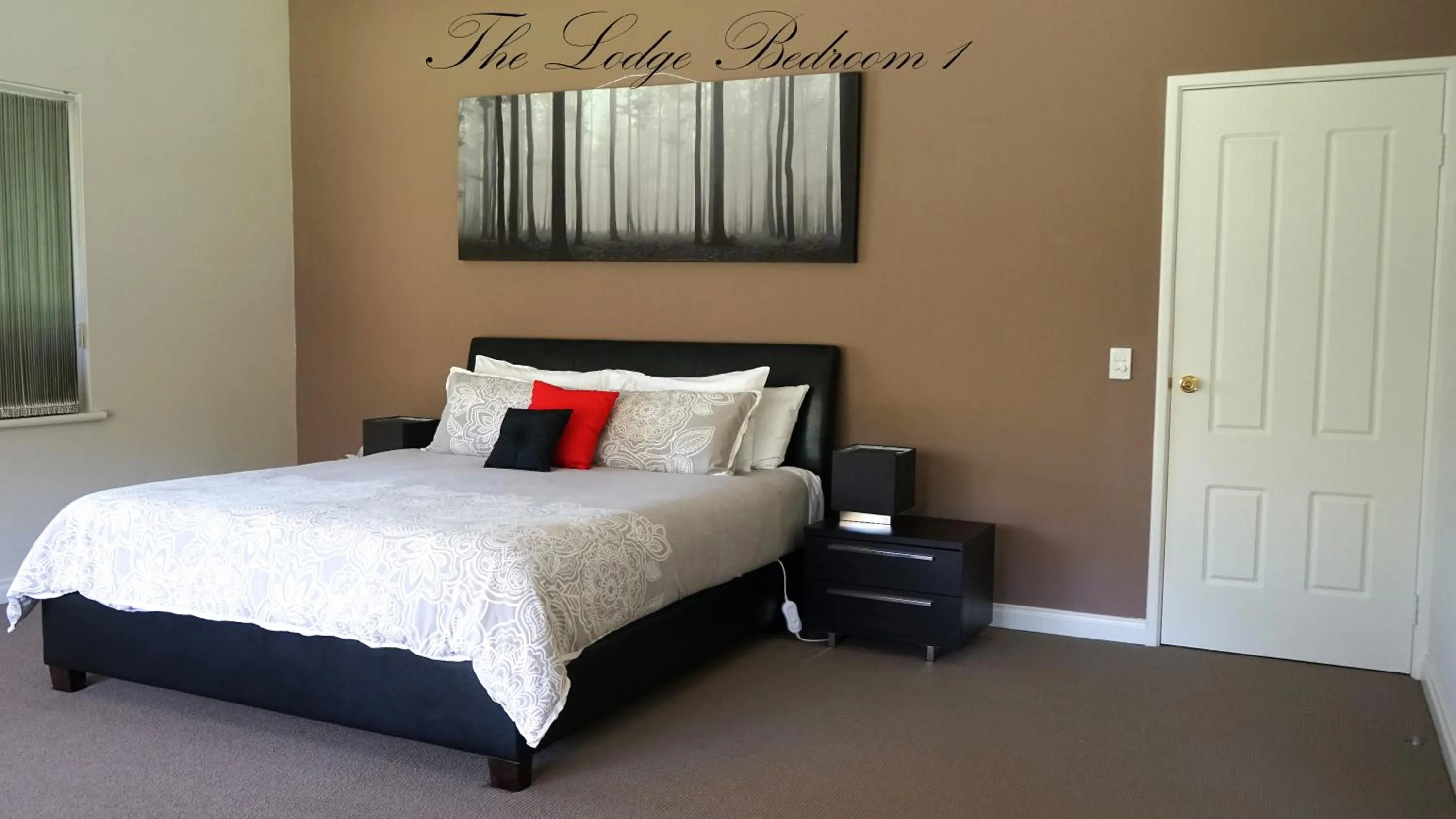 Bed in Harmony Forest Cottages & Lake side Lodge