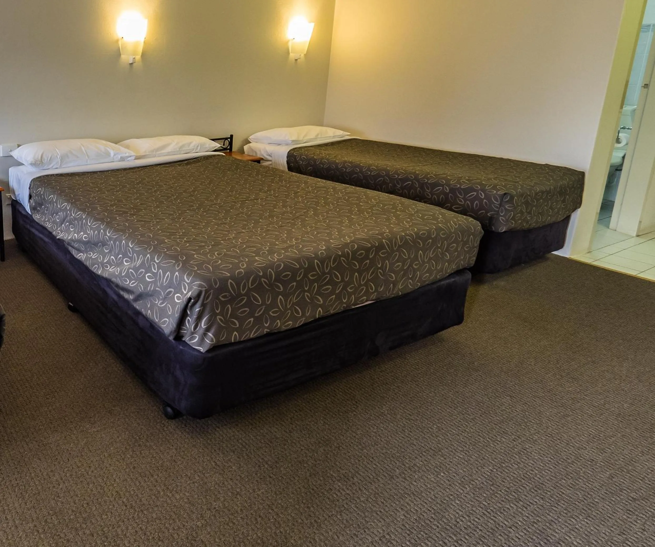 Bed in Casino Motor Inn