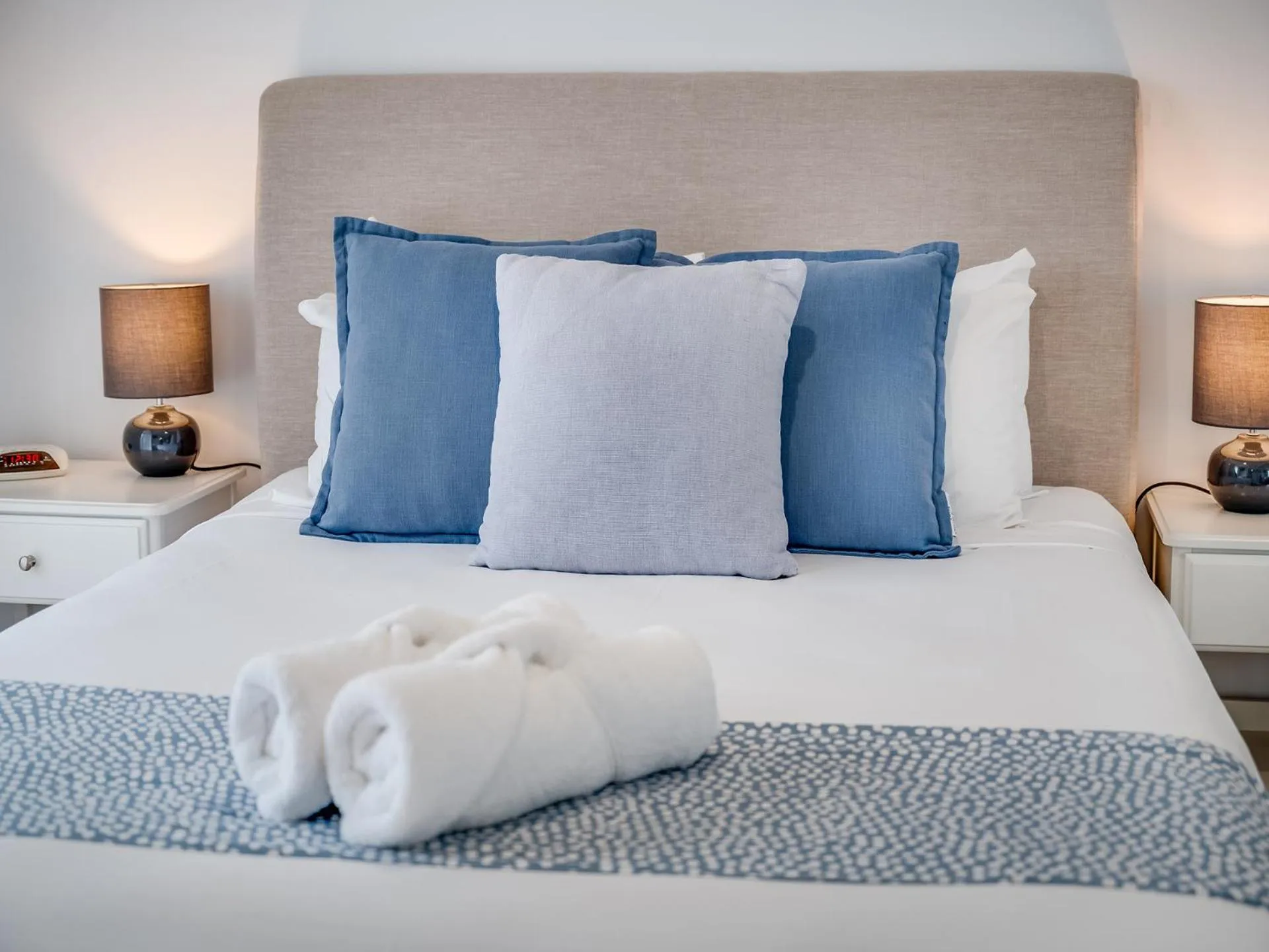 Bedroom, Bed in Waterview Resort