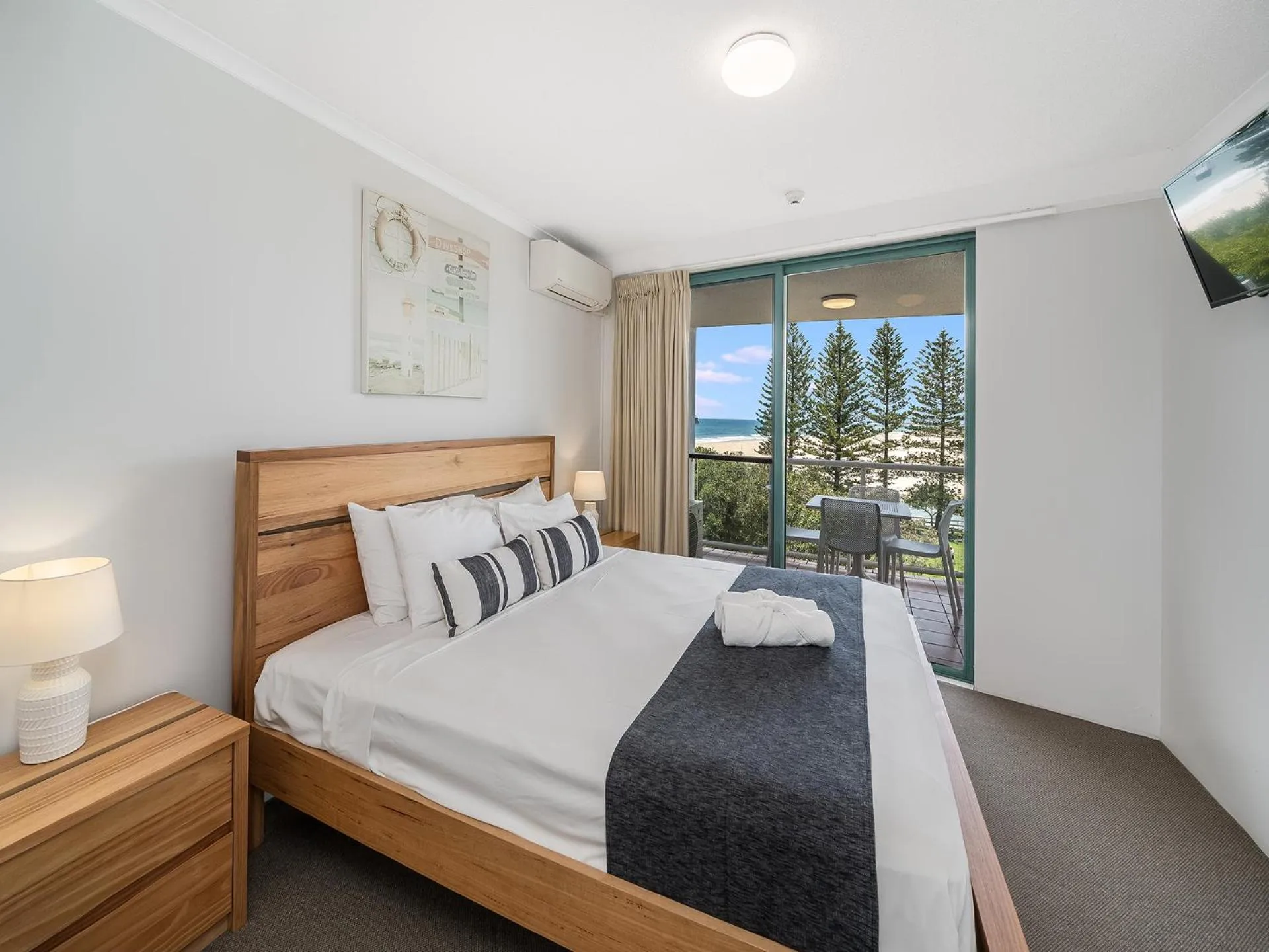 Bedroom, Bed in Waterview Resort