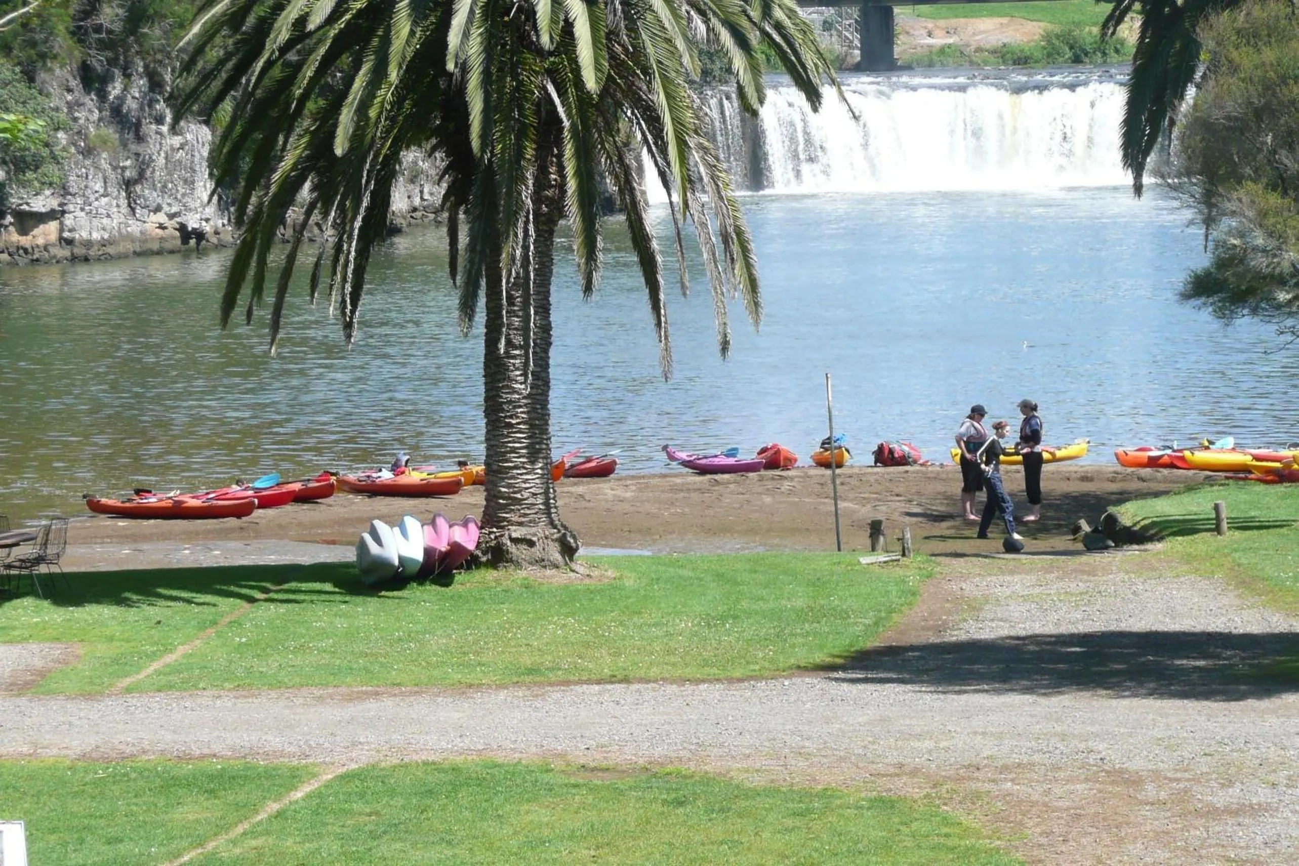 Day in Waterfalls Estate - Motel & Campground