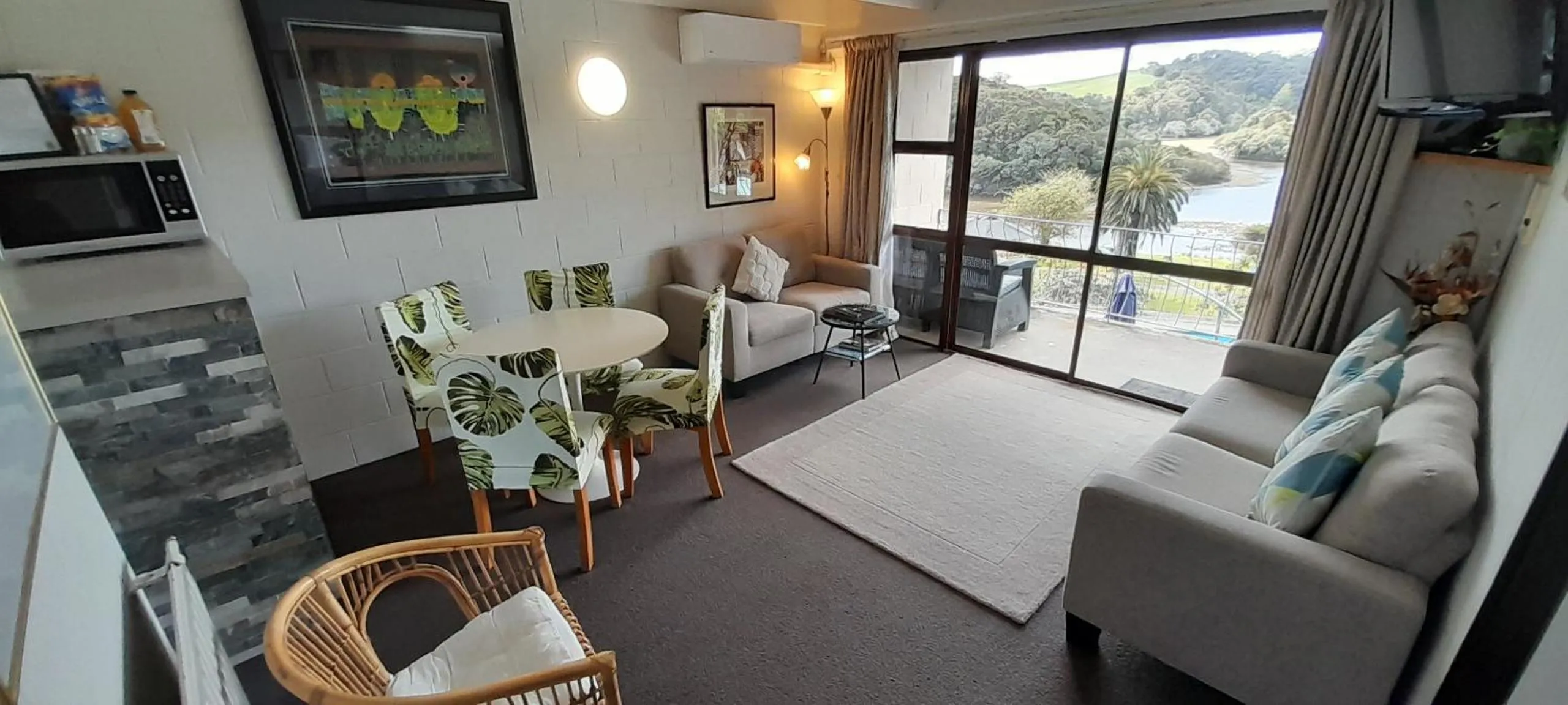 Waterfalls Estate - Motel & Campground