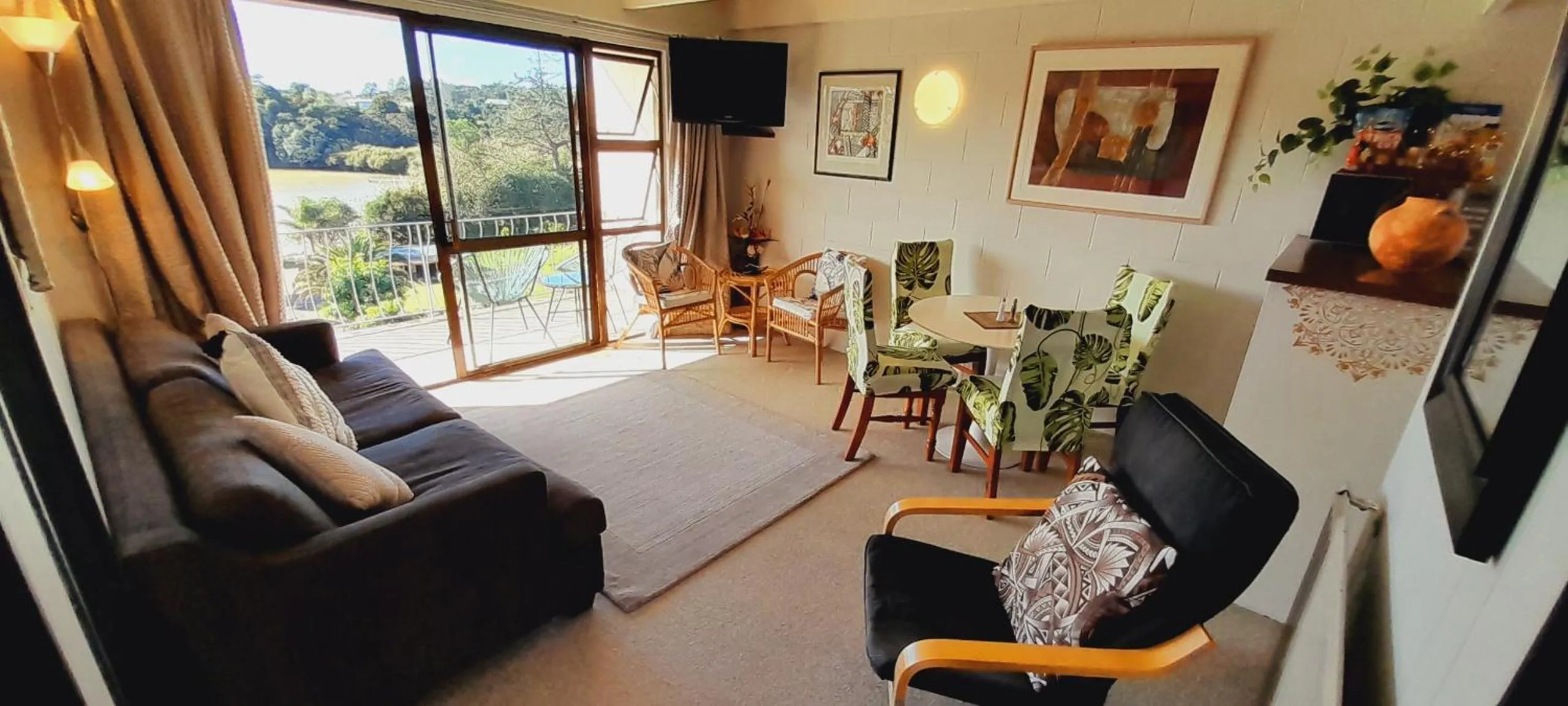 Two-Bedroom Apartment in Waterfalls Estate - Motel & Campground