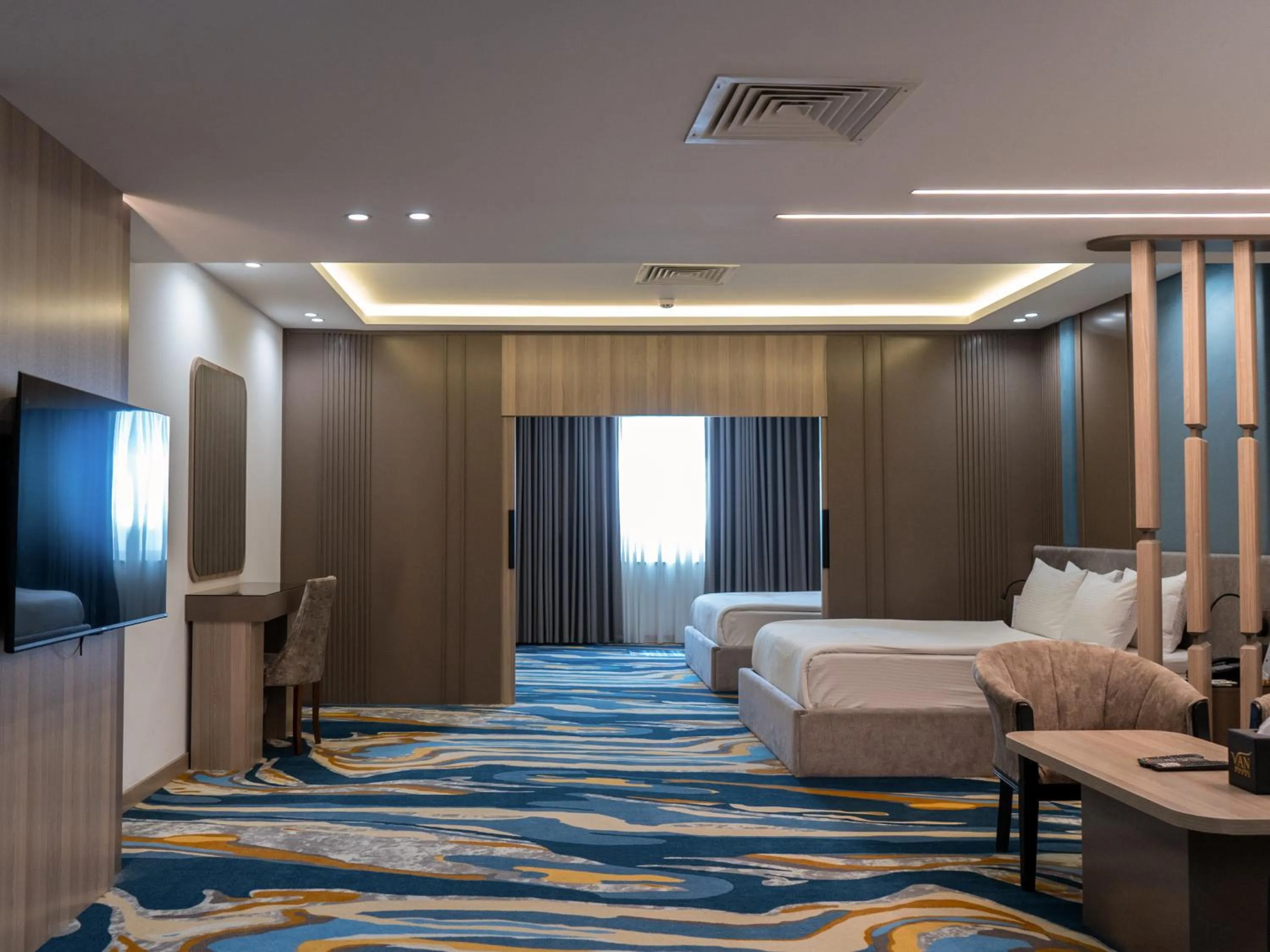 Bedroom, Bed in Van Royal Hotel