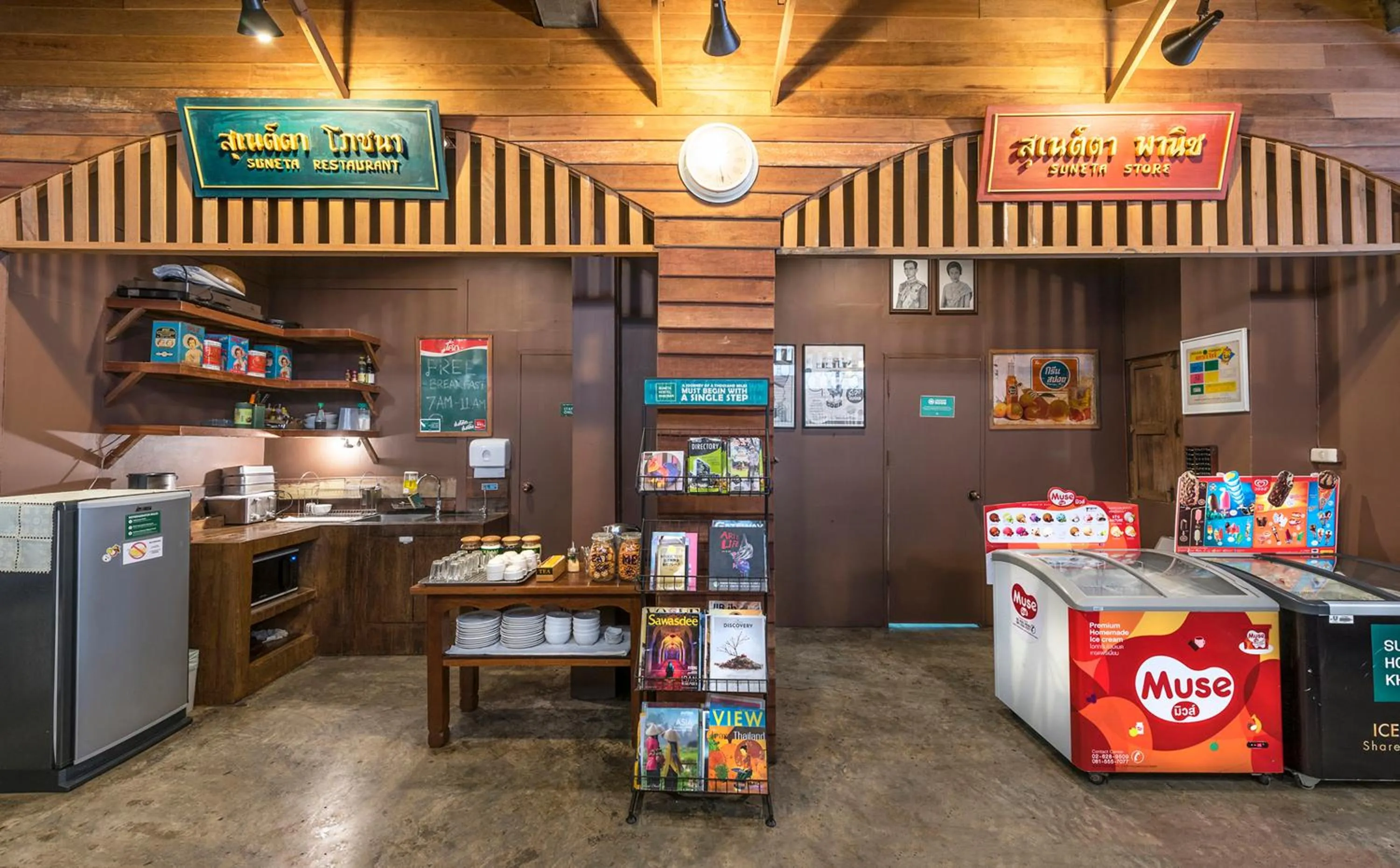 On-site shops in Suneta Hostel Khaosan