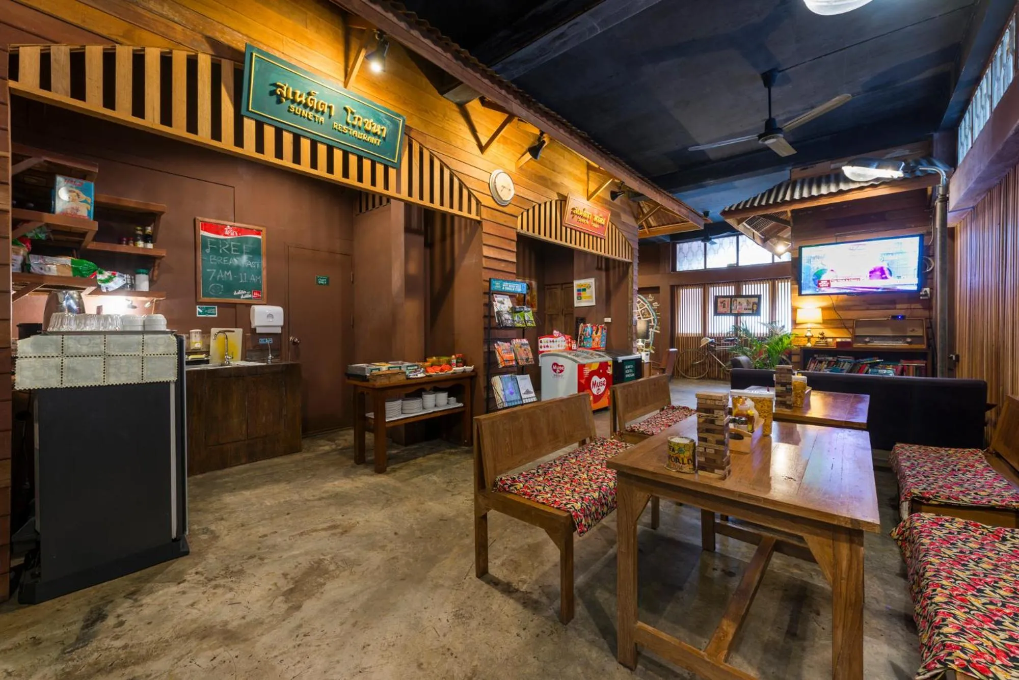 Restaurant/places to eat in Suneta Hostel Khaosan