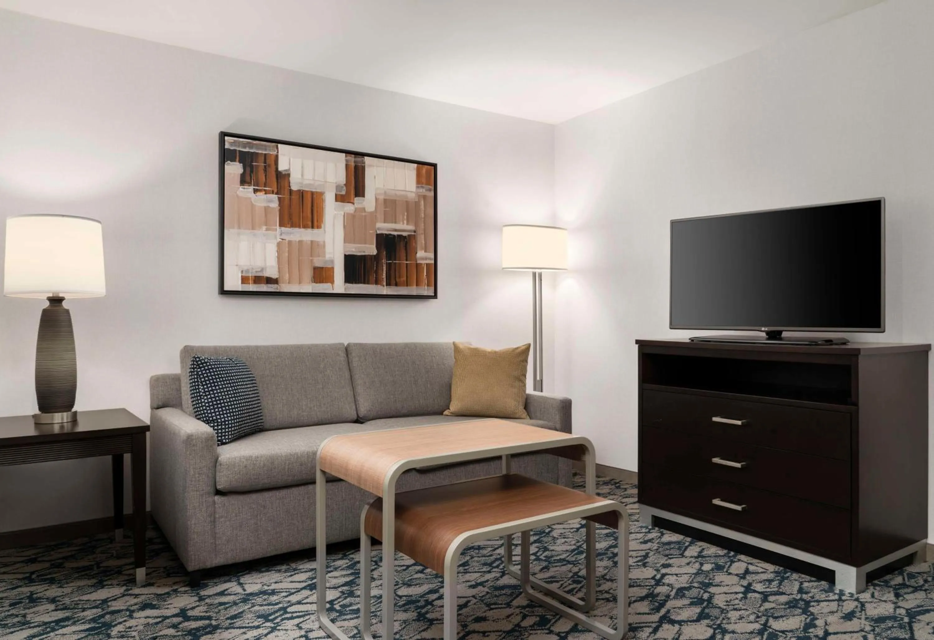 Living room in Homewood Suites by Hilton Boston Cambridge-Arlington, MA