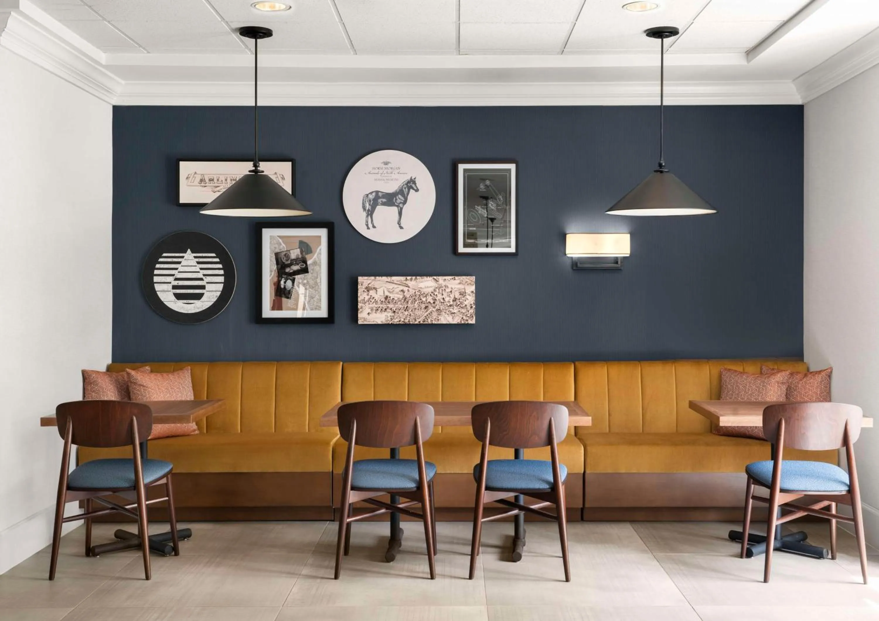 Dining area in Homewood Suites by Hilton Boston Cambridge-Arlington, MA