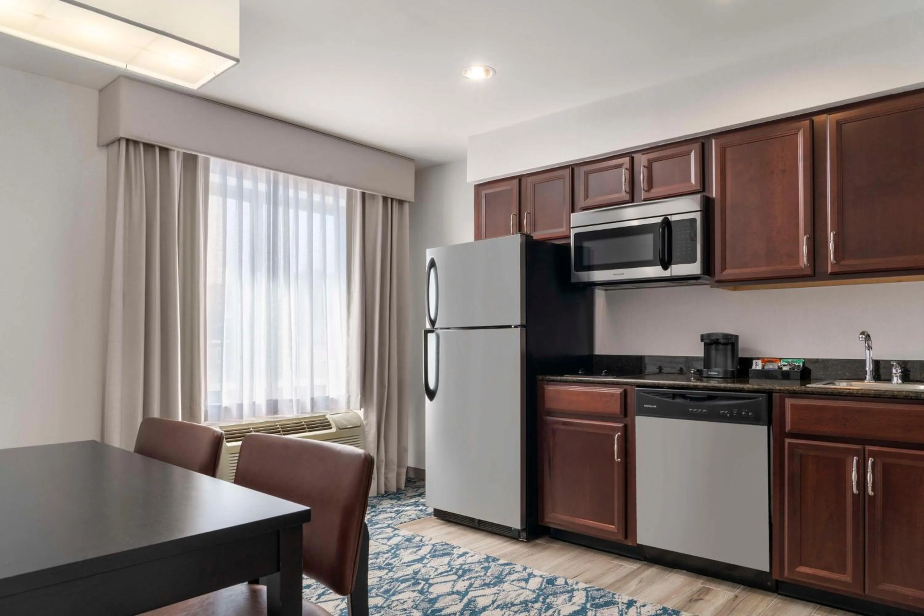 Kitchen or kitchenette in Homewood Suites by Hilton Boston Cambridge-Arlington, MA