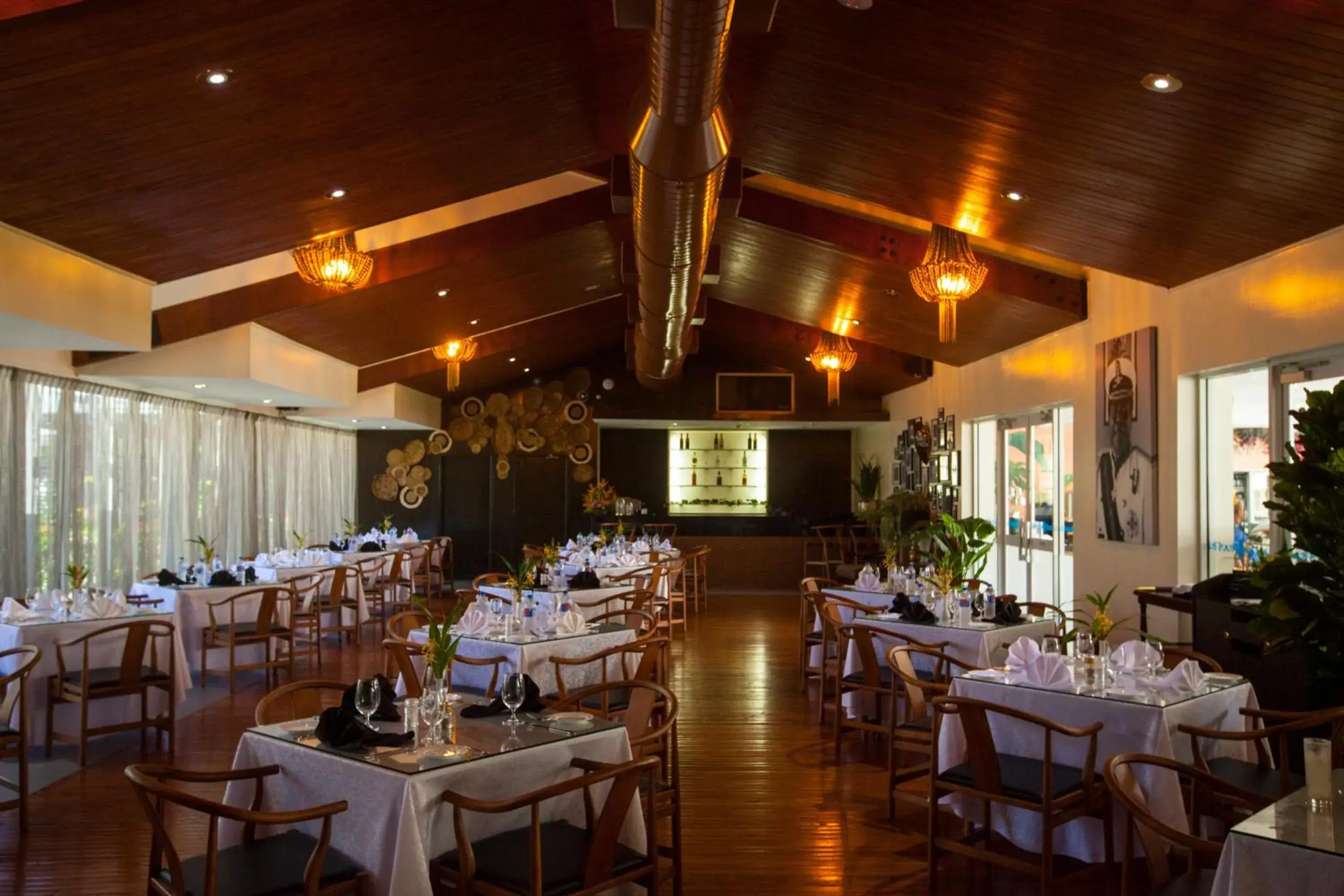 Restaurant/places to eat in Heritage Park Hotel Restaurant/places to eat in Heritage Park Hotel