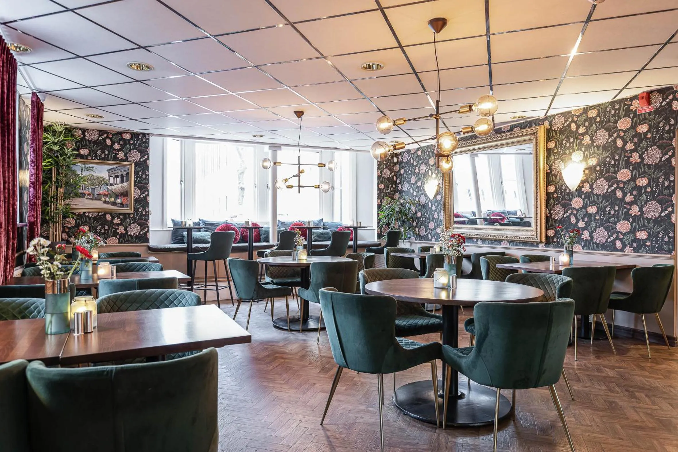 Restaurant/places to eat in Hotell Arkad