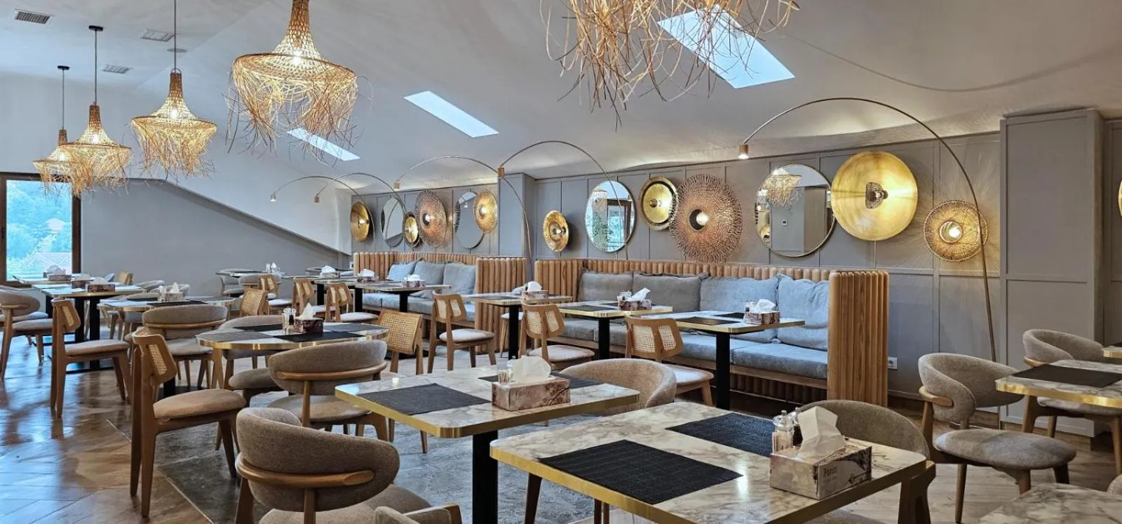 Restaurant/places to eat in Hotel Orizont Cozia