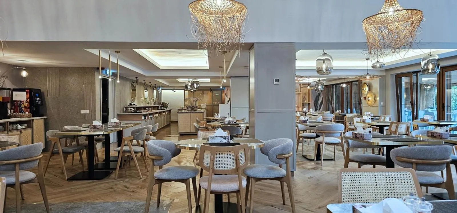 Restaurant/places to eat in Hotel Orizont Cozia