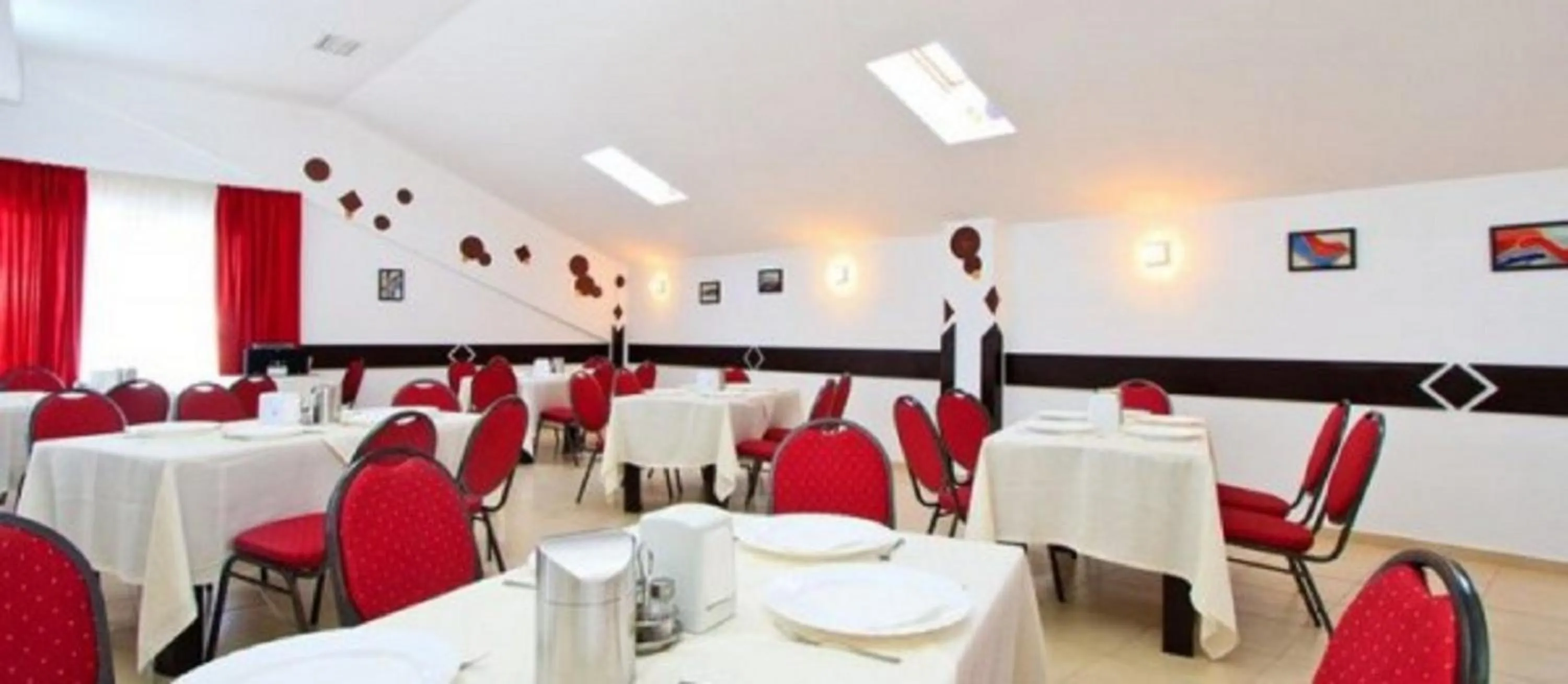 Restaurant/places to eat in Hotel Orizont Cozia