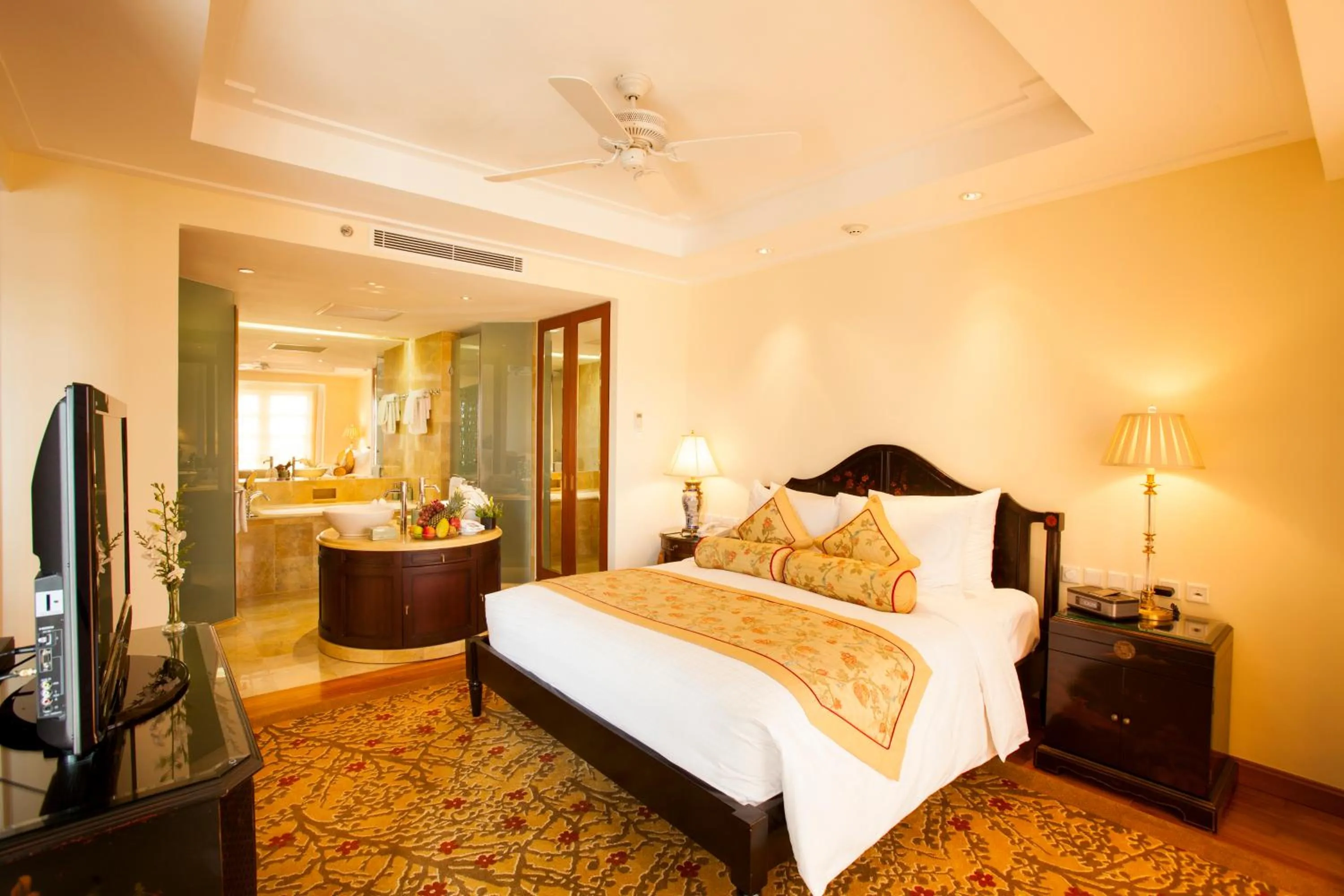 Bed in Indochine Palace