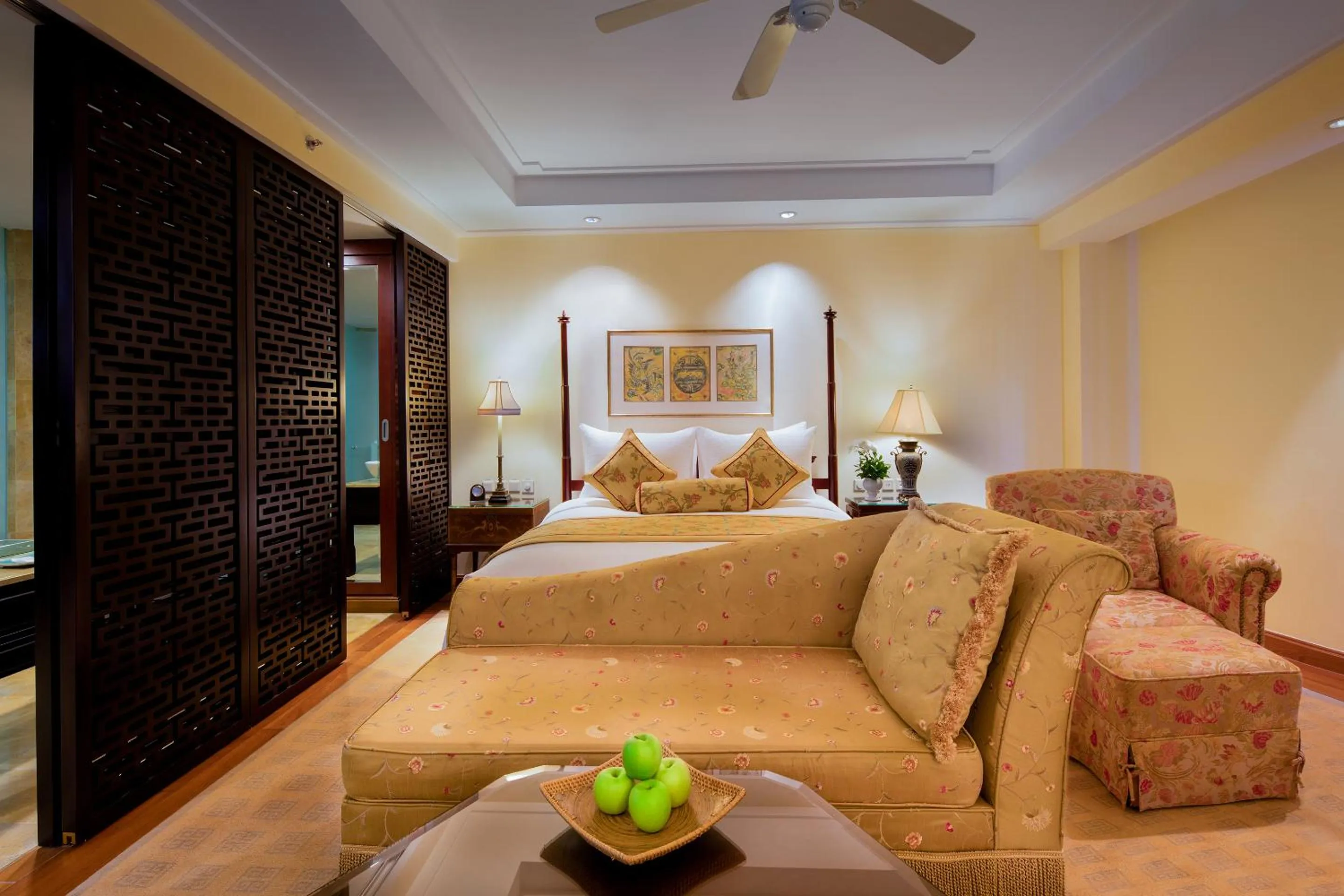 Bed in Indochine Palace