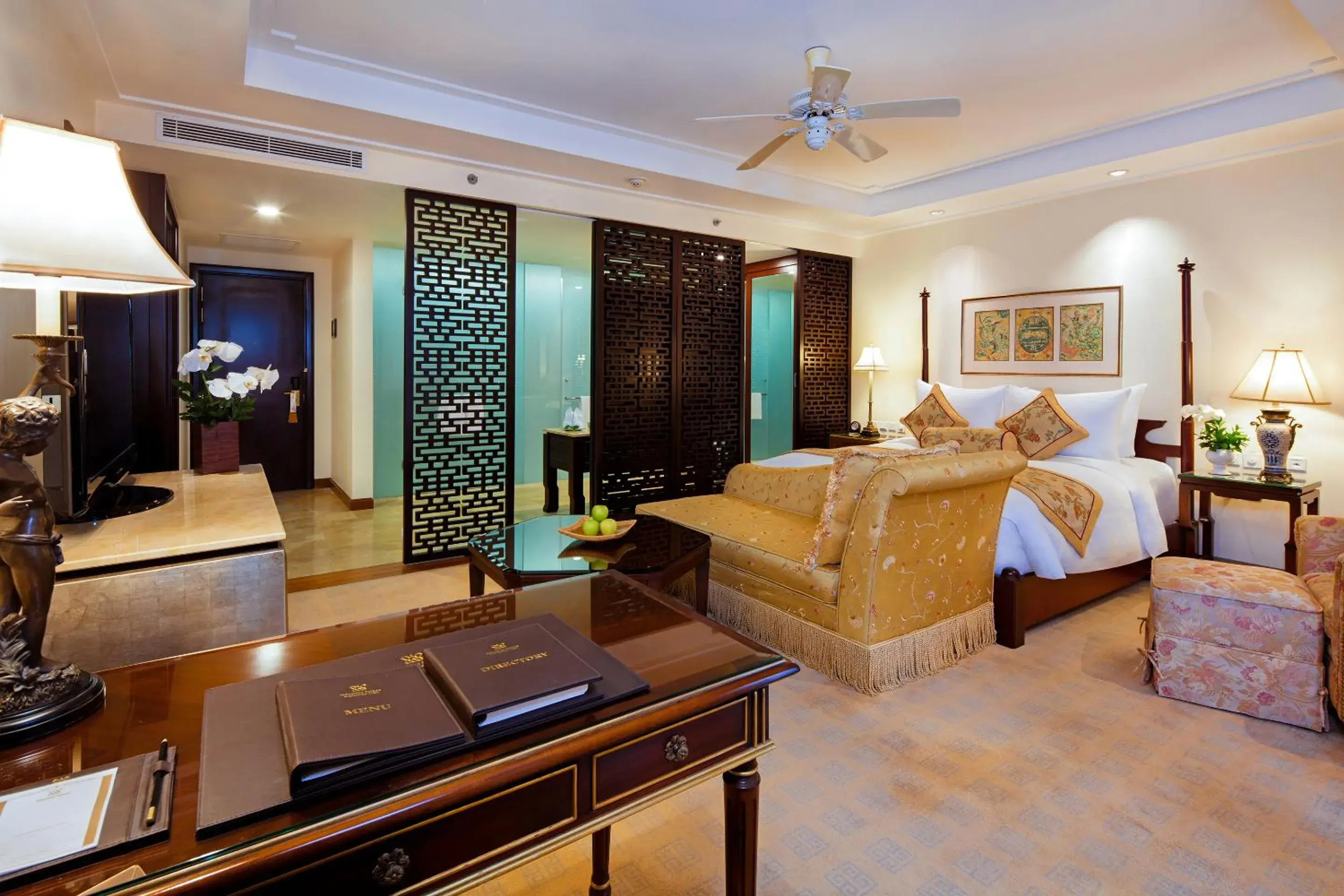 Bed in Indochine Palace Bed in Indochine Palace