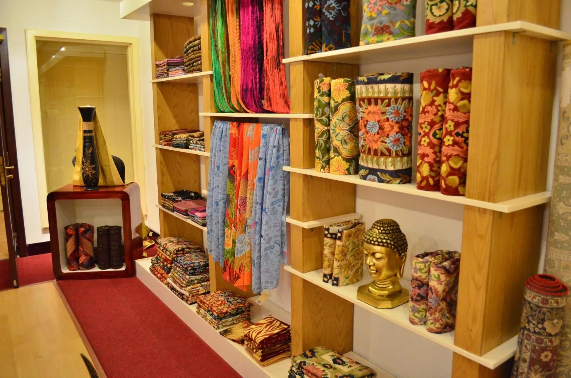 On-site shops in Indochine Palace