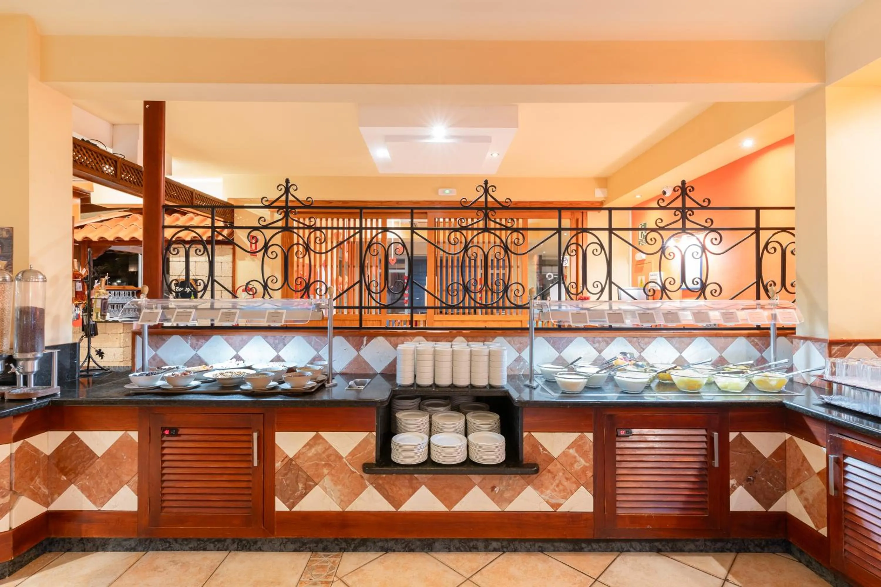 Restaurant/places to eat in HOVIMA Jardin Caleta