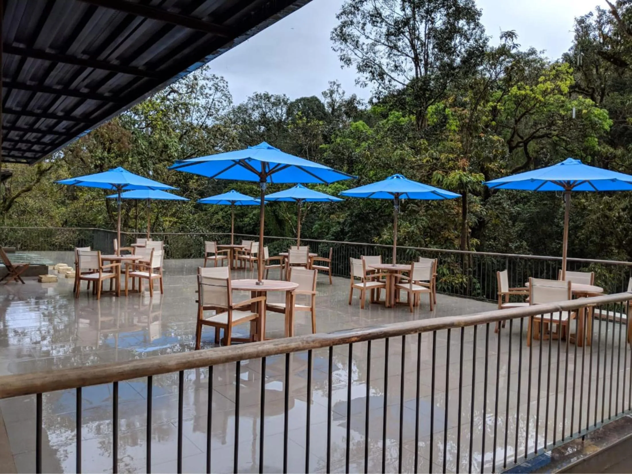 Restaurant/places to eat in Ayatana Coorg