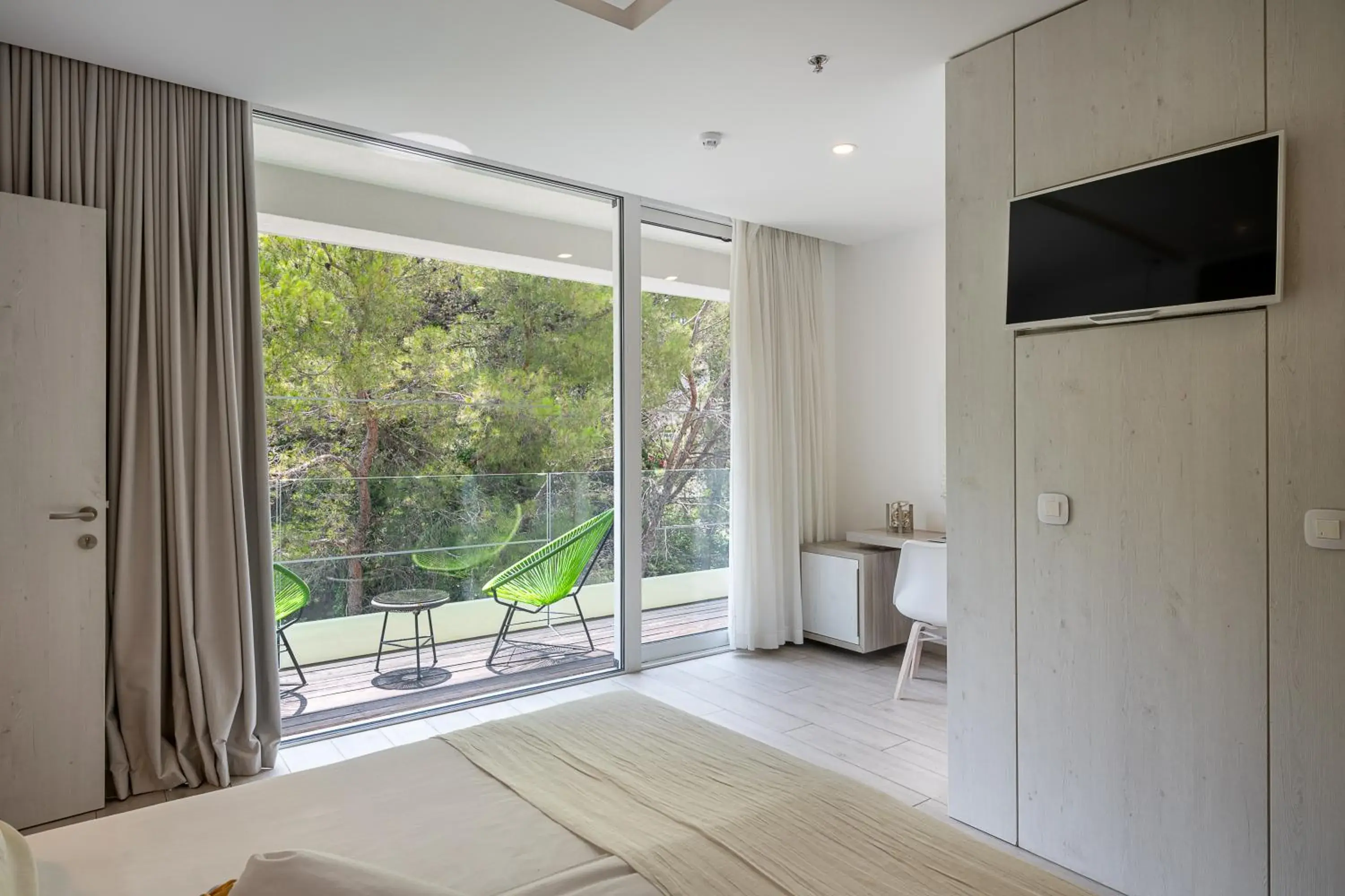 View (from property/room), Bed in Hotel Cavtat View (from property/room), Bed in Hotel Cavtat