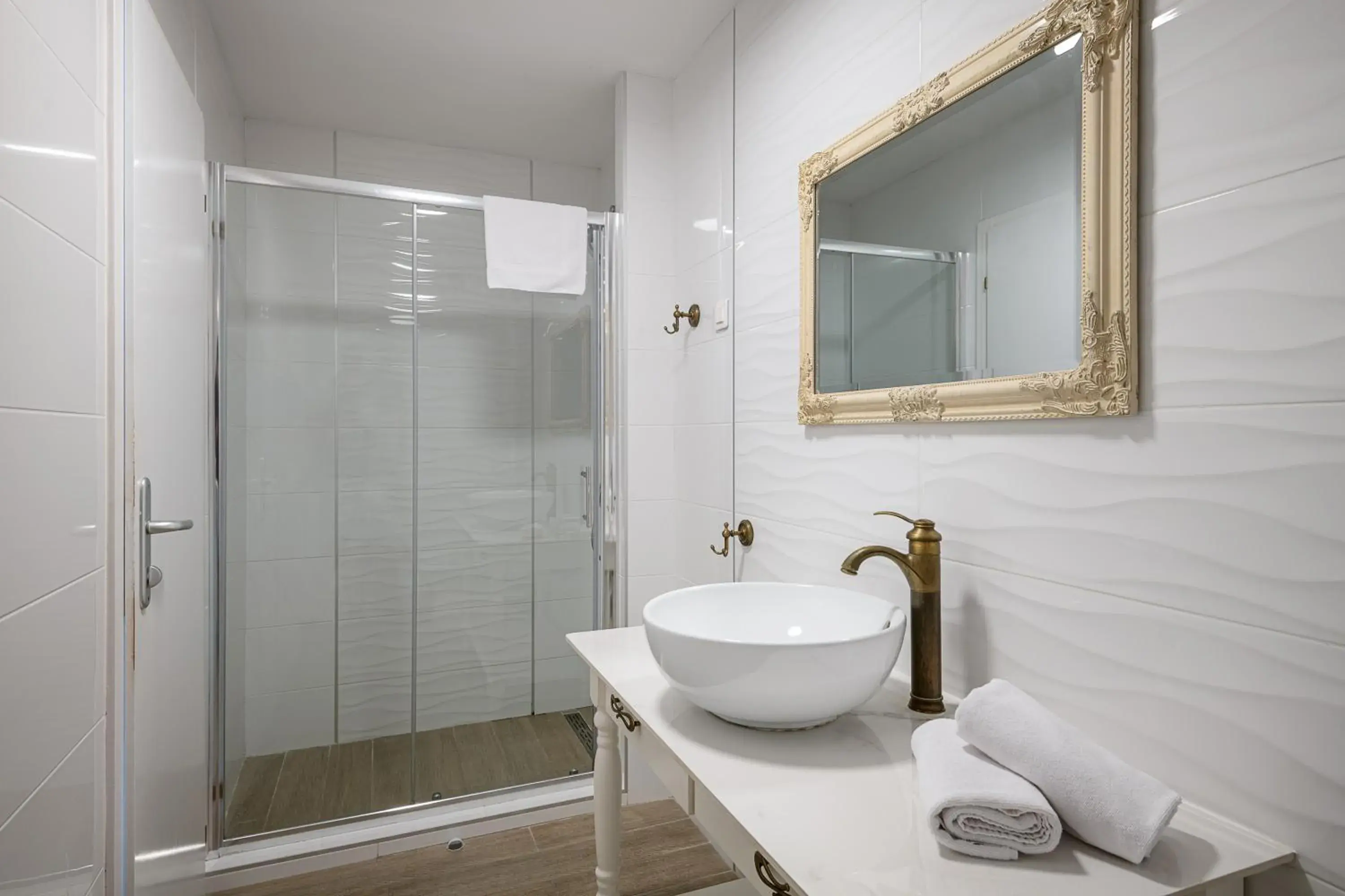 Bathroom in Hotel Cavtat Bathroom in Hotel Cavtat