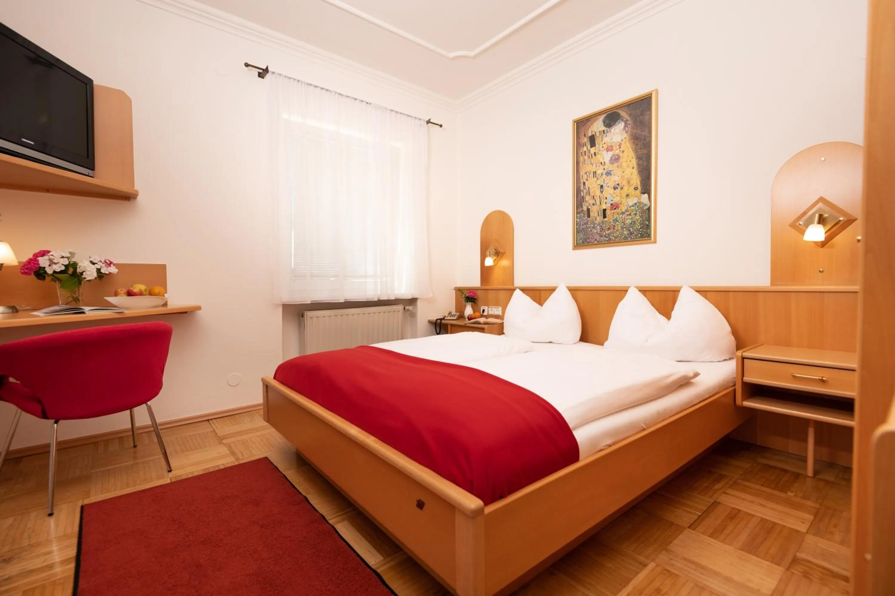 Photo of the whole room, Bed in Hotel Liebetegger-Klagenfurt