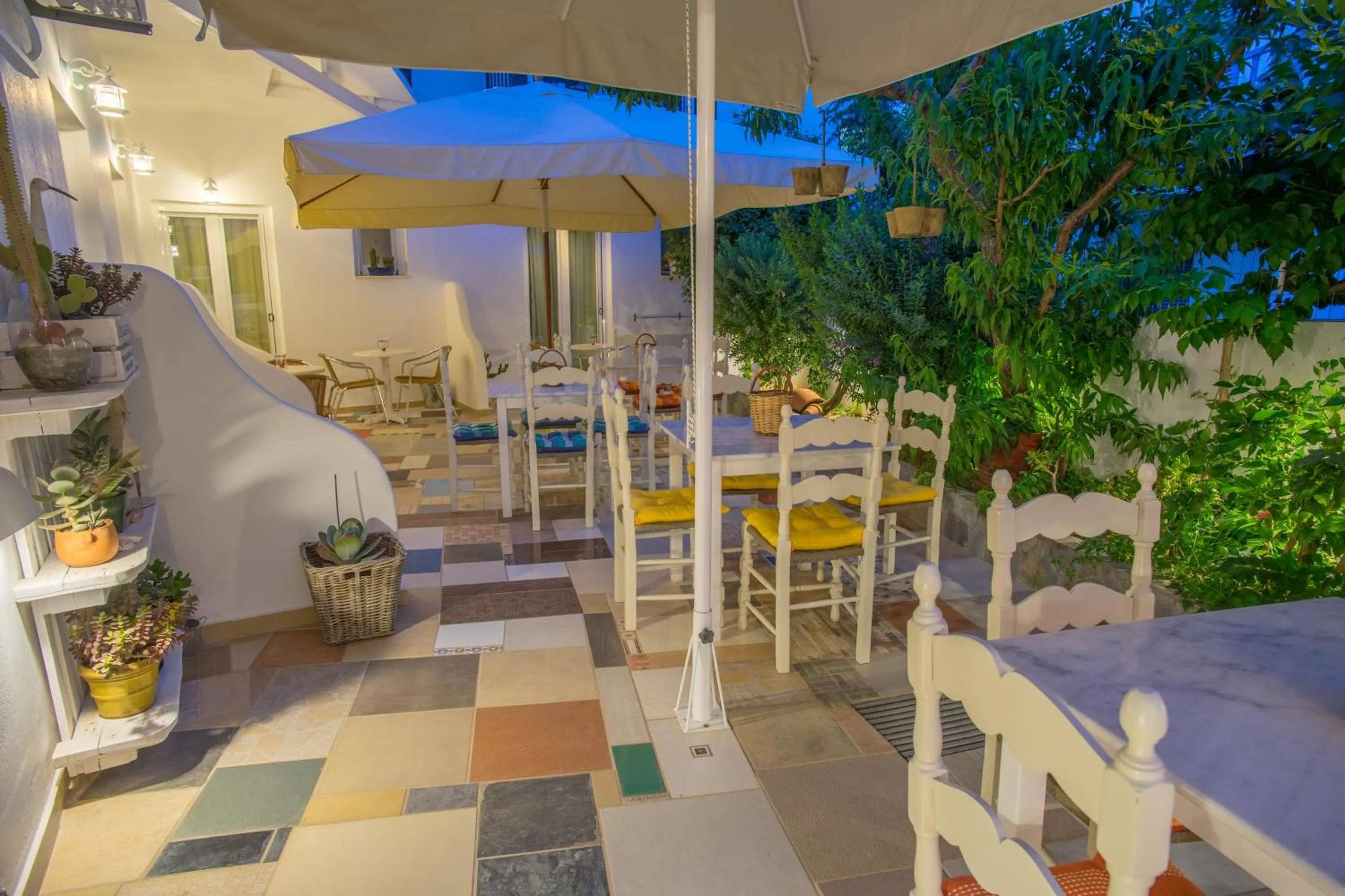 Restaurant/places to eat in Hotel Cyclades