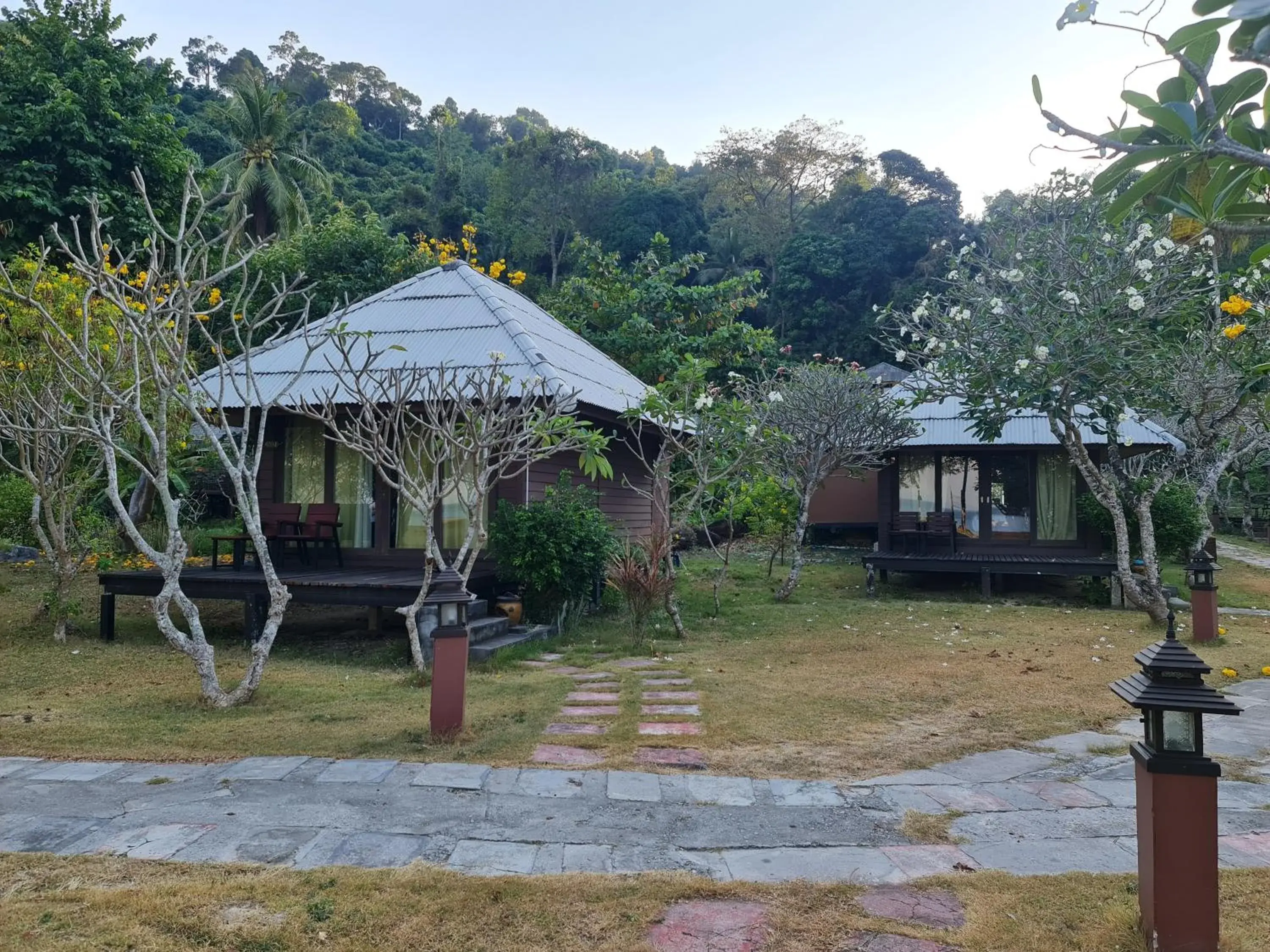 Property building in Thanya Beach Resort - SHA Plus Property building in Thanya Beach Resort - SHA Plus