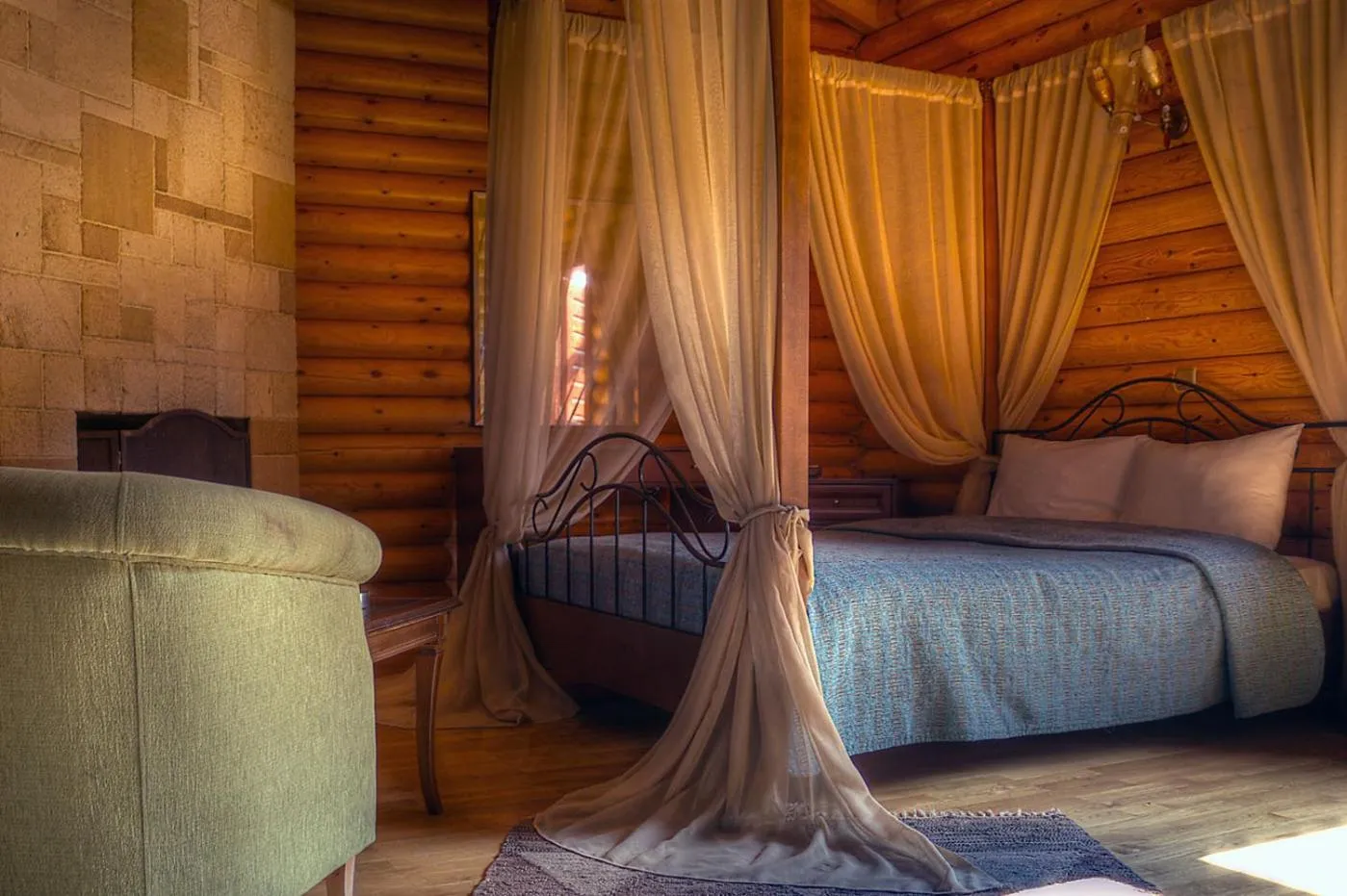 Bed in To Xilino Chorio