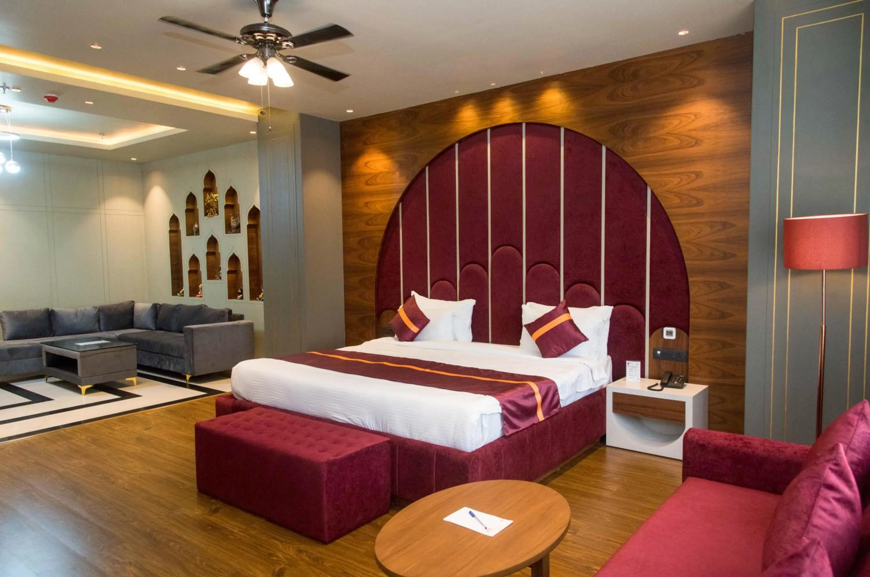 Bedroom, Bed in Raghu Mahal Hotel