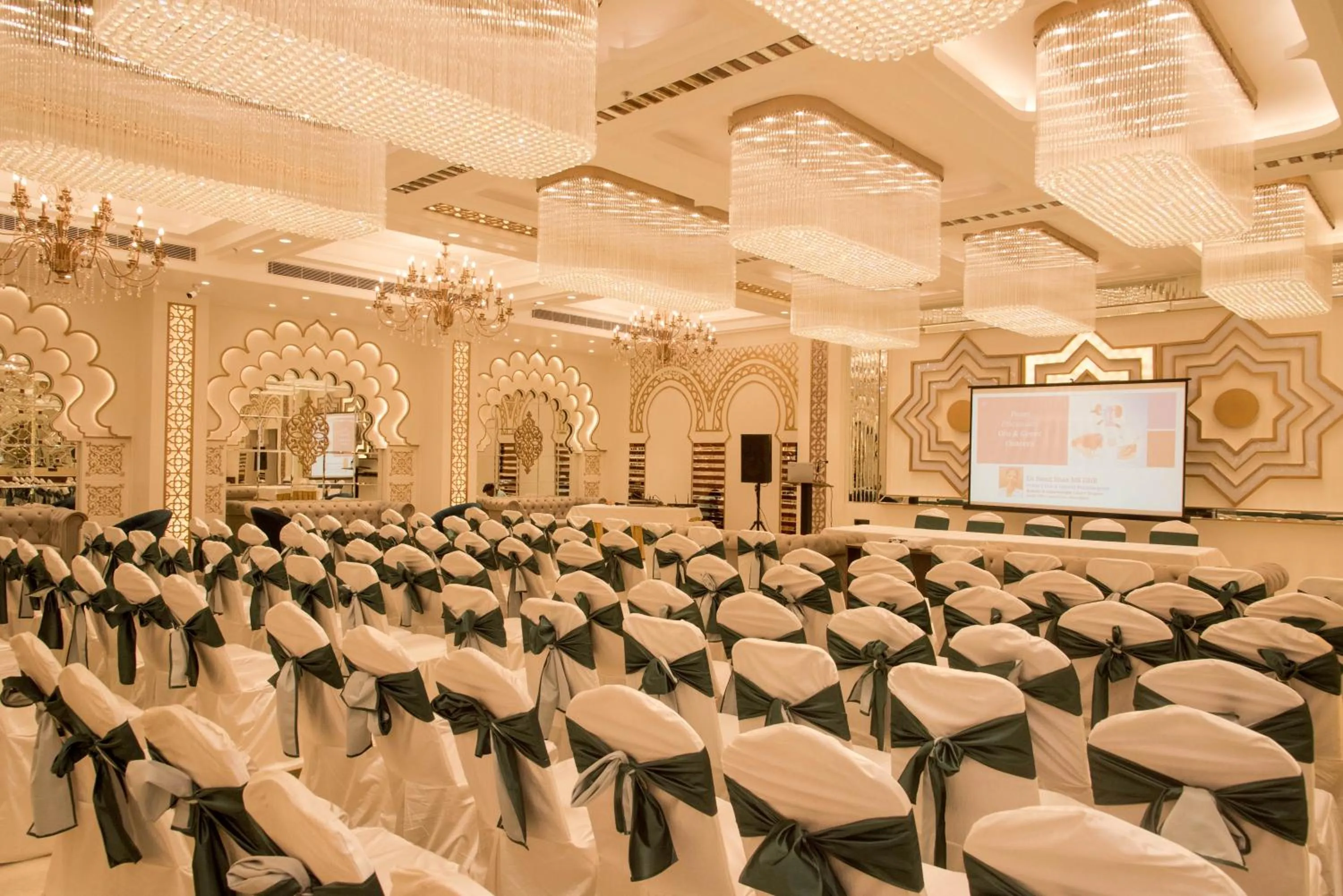 Banquet/Function facilities in Raghu Mahal Hotel