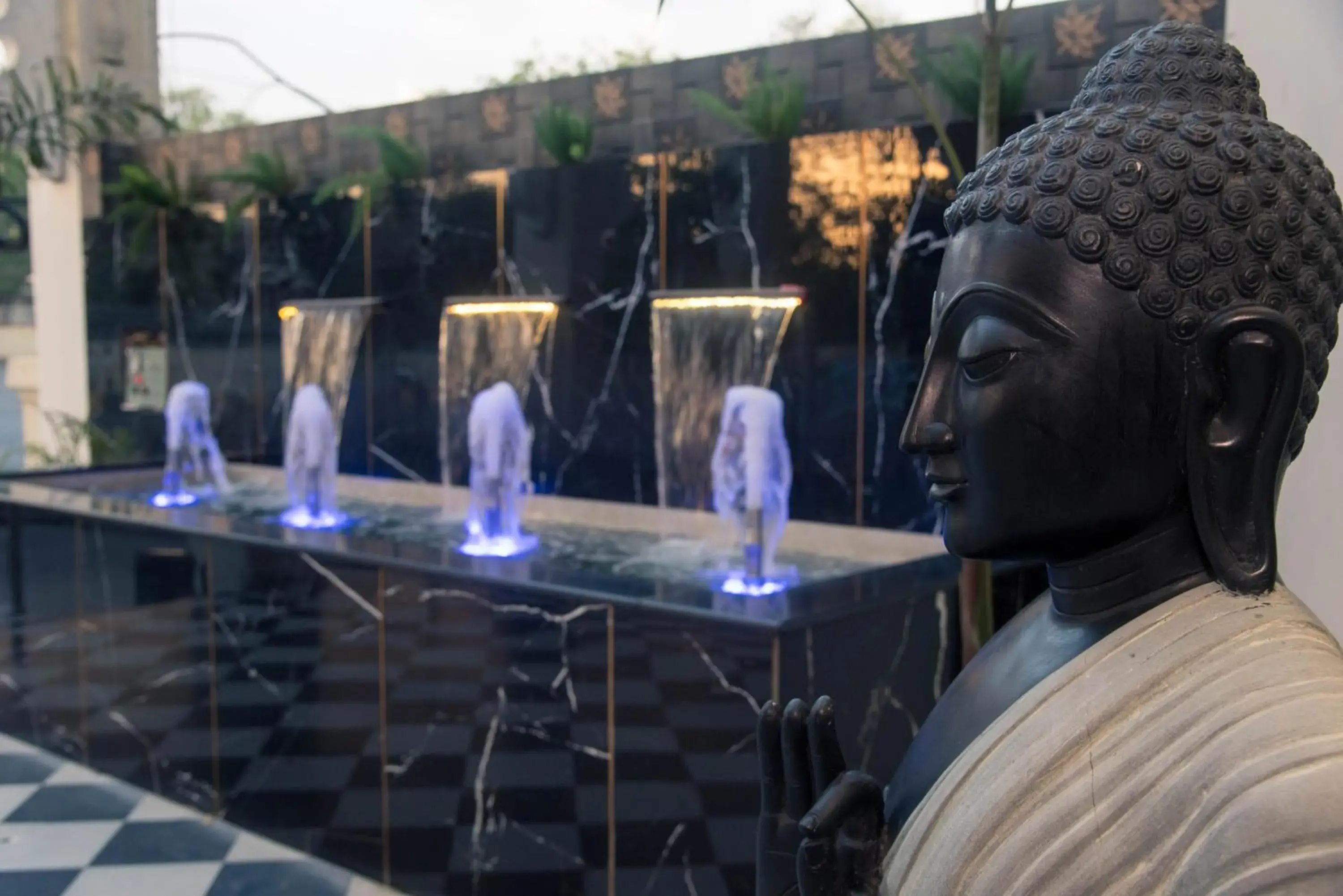 Facade/entrance in Raghu Mahal Hotel Facade/entrance in Raghu Mahal Hotel