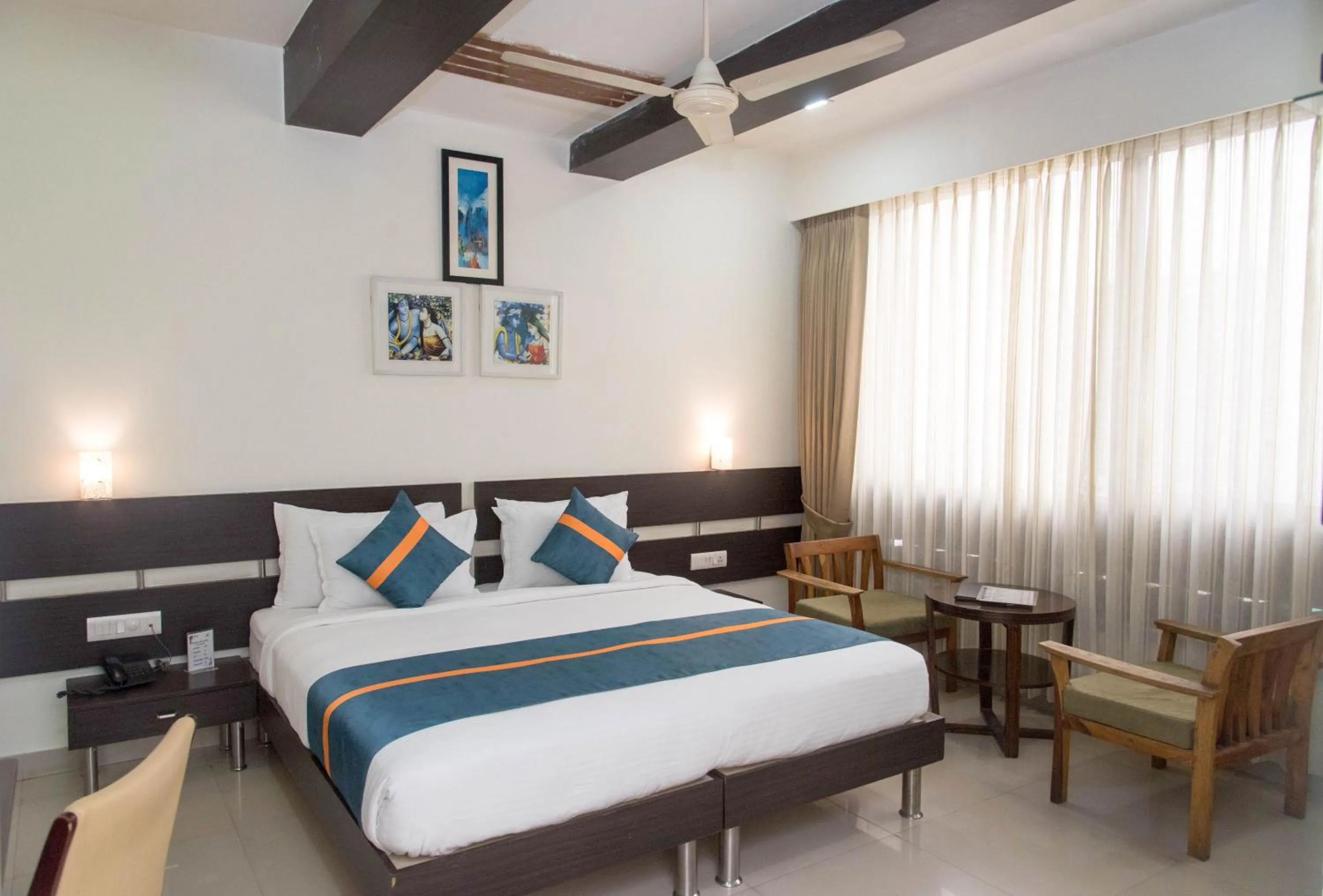 Bedroom, Bed in Raghu Mahal Hotel