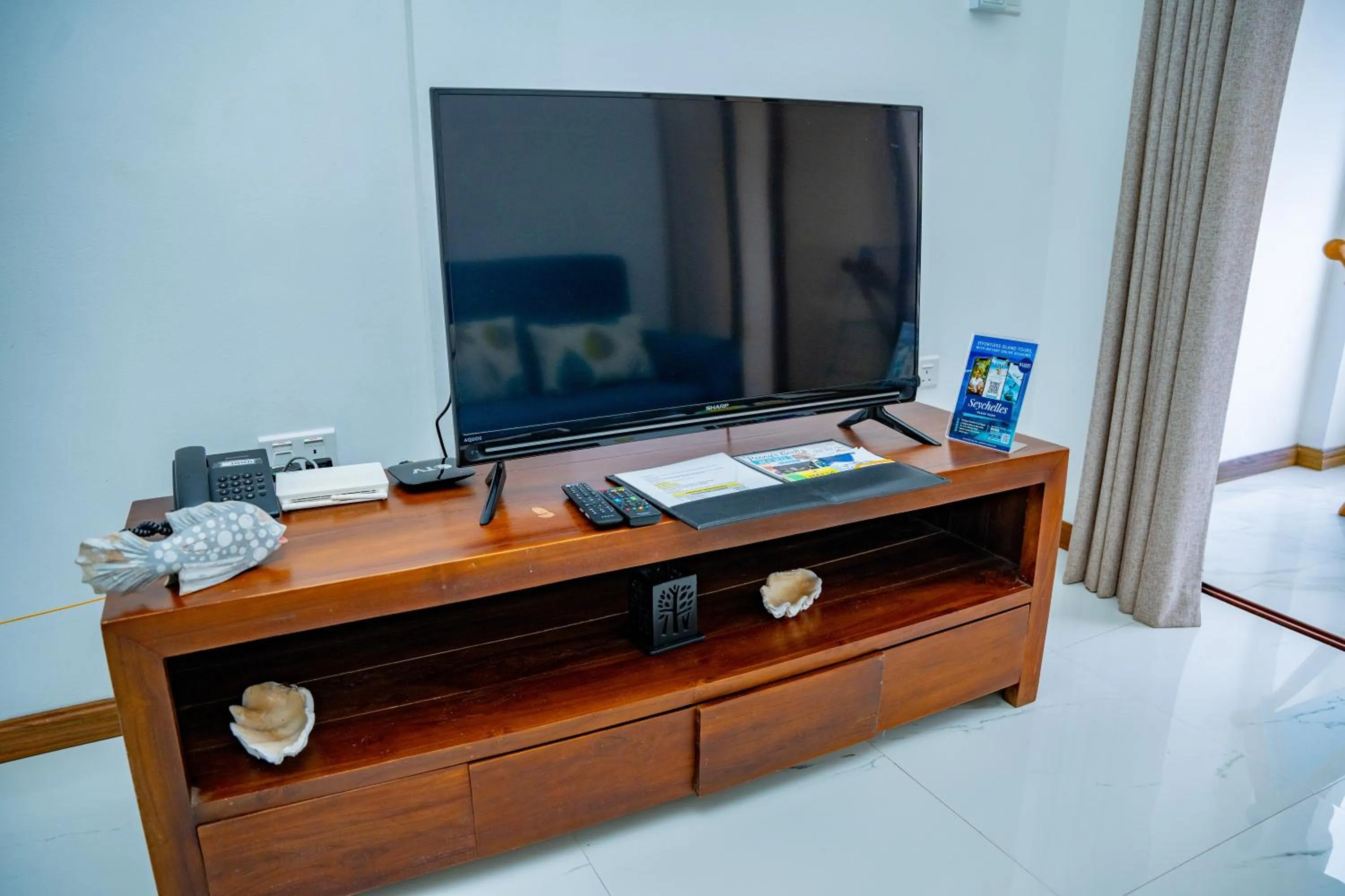 TV and multimedia in Kanasuk Self catering Apartments