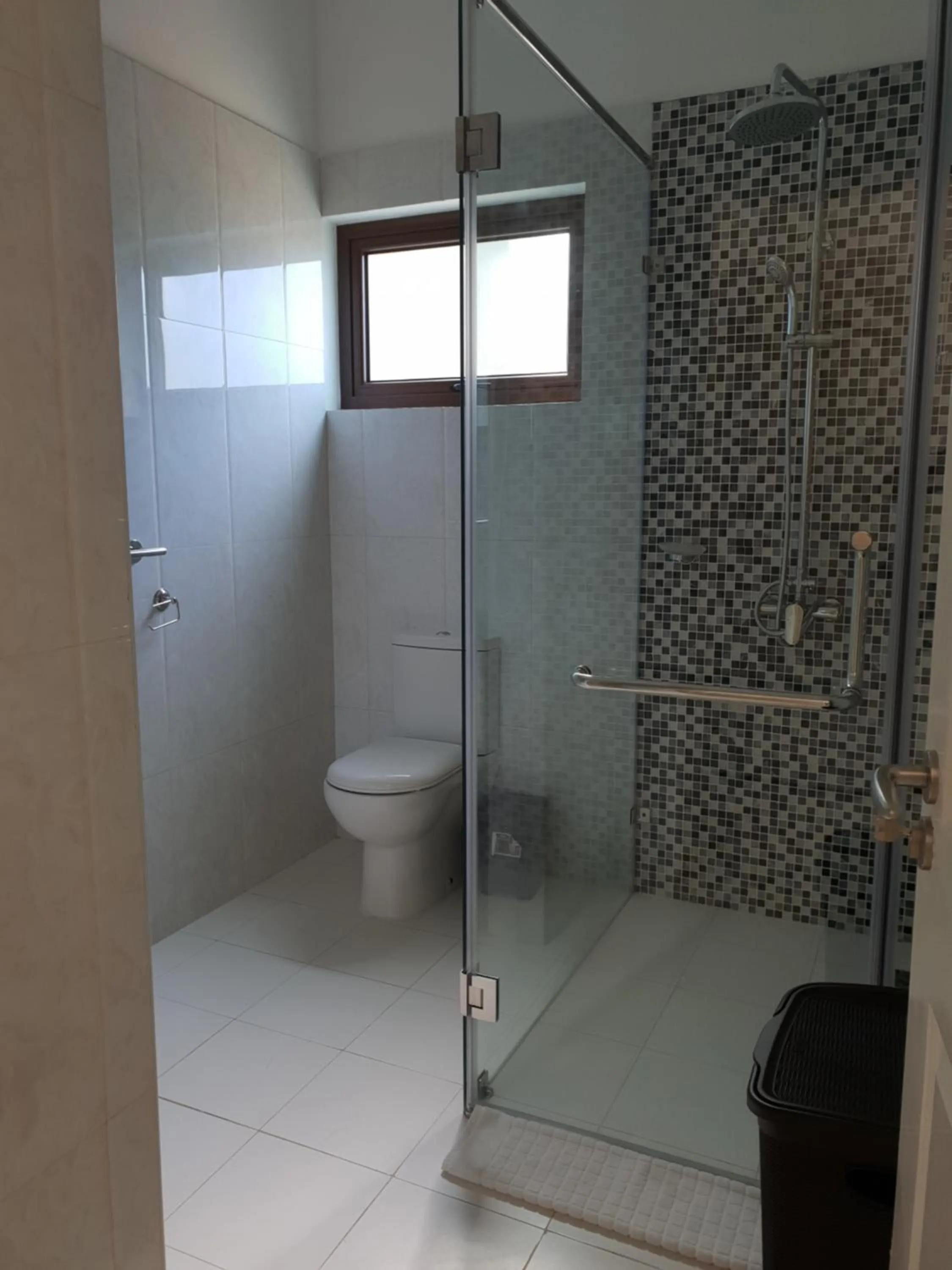 Shower in Kanasuk Self catering Apartments