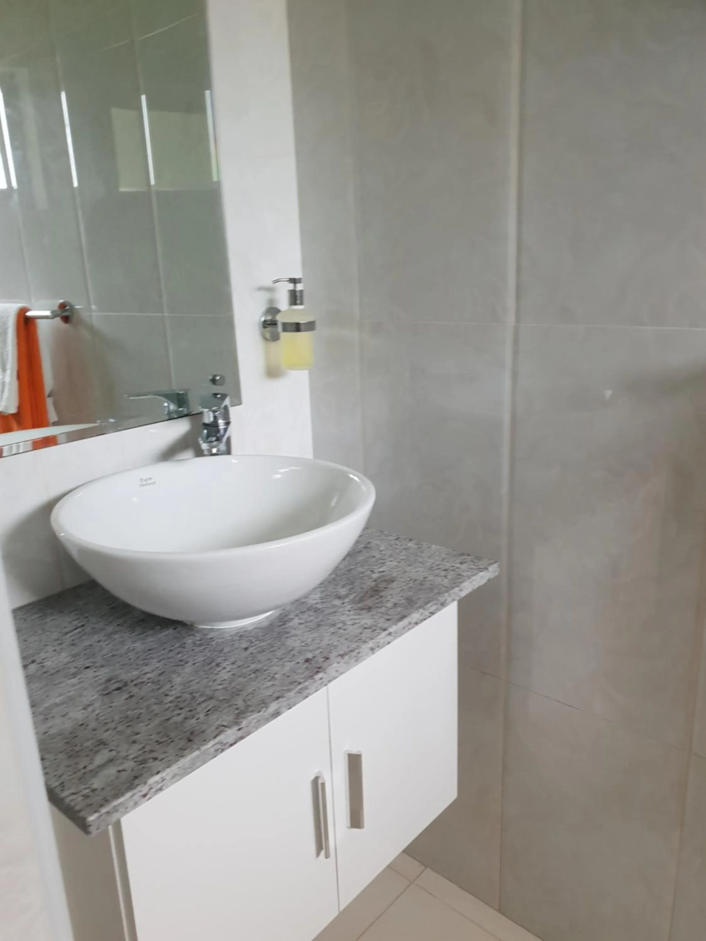Bathroom in Kanasuk Self catering Apartments