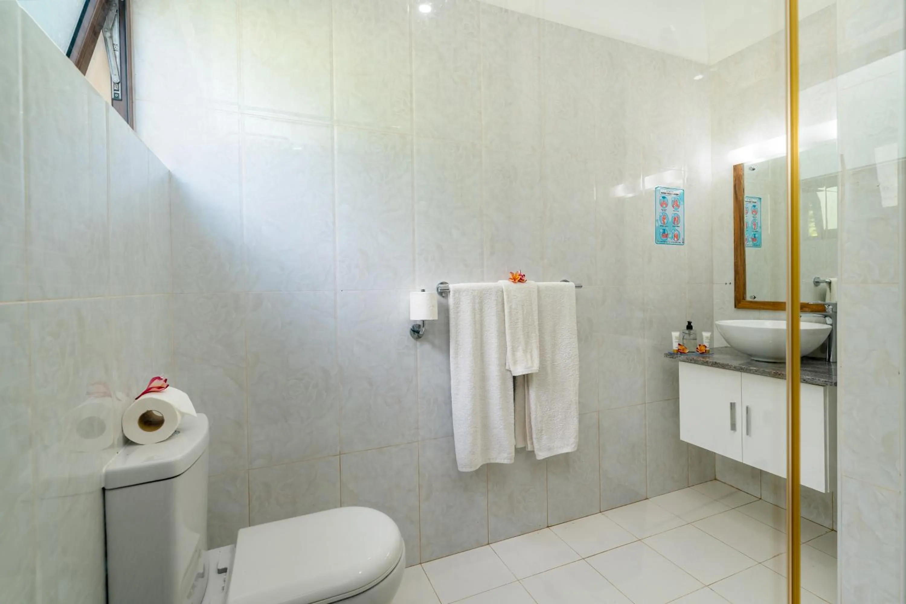 Bathroom in Kanasuk Self catering Apartments