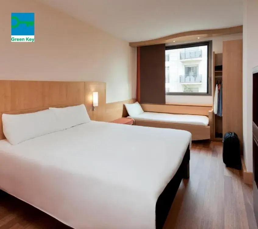 Bed in Ibis Lleida Bed in Ibis Lleida