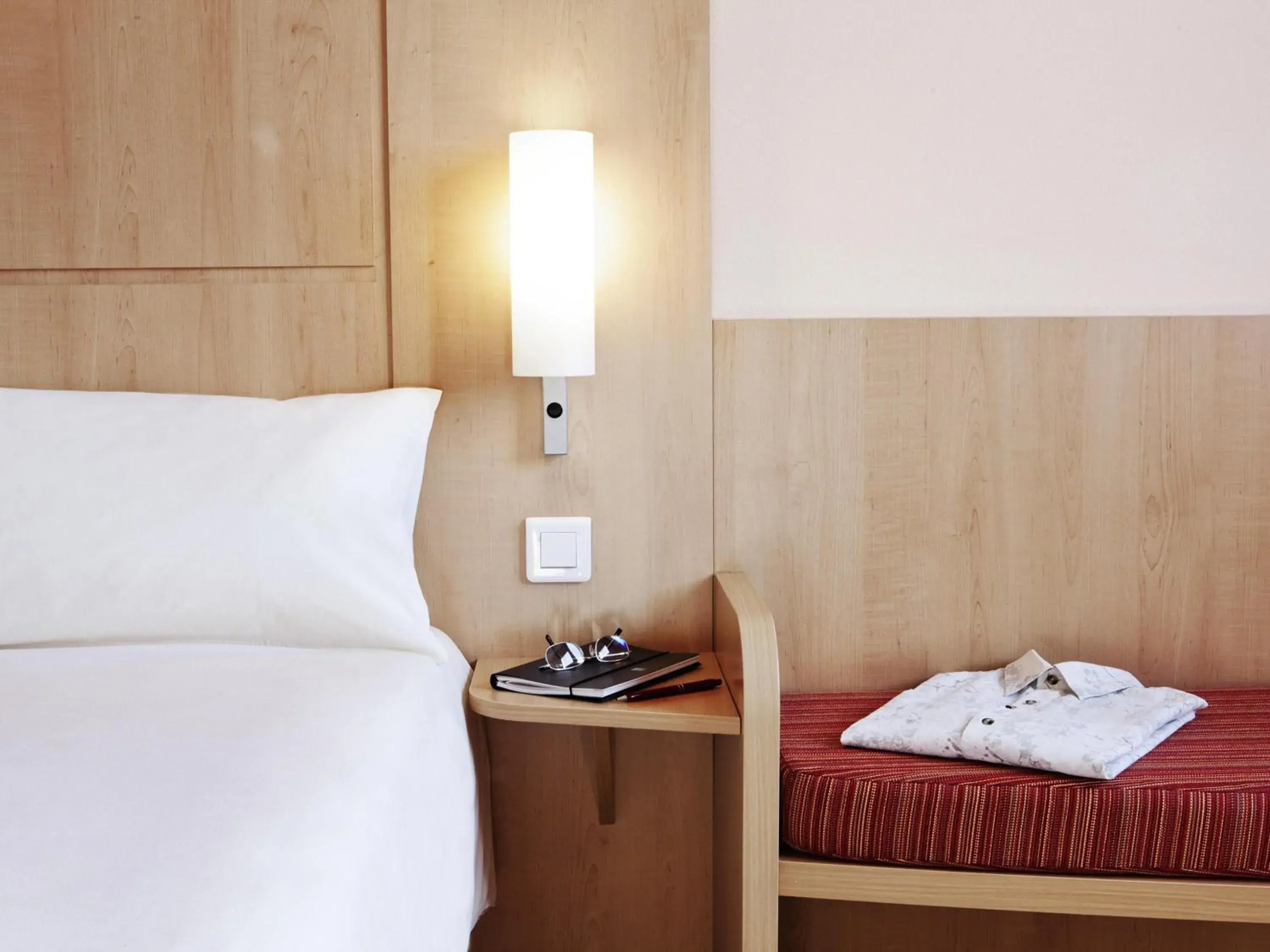 Bedroom, Bed in Ibis Lleida Bedroom, Bed in Ibis Lleida