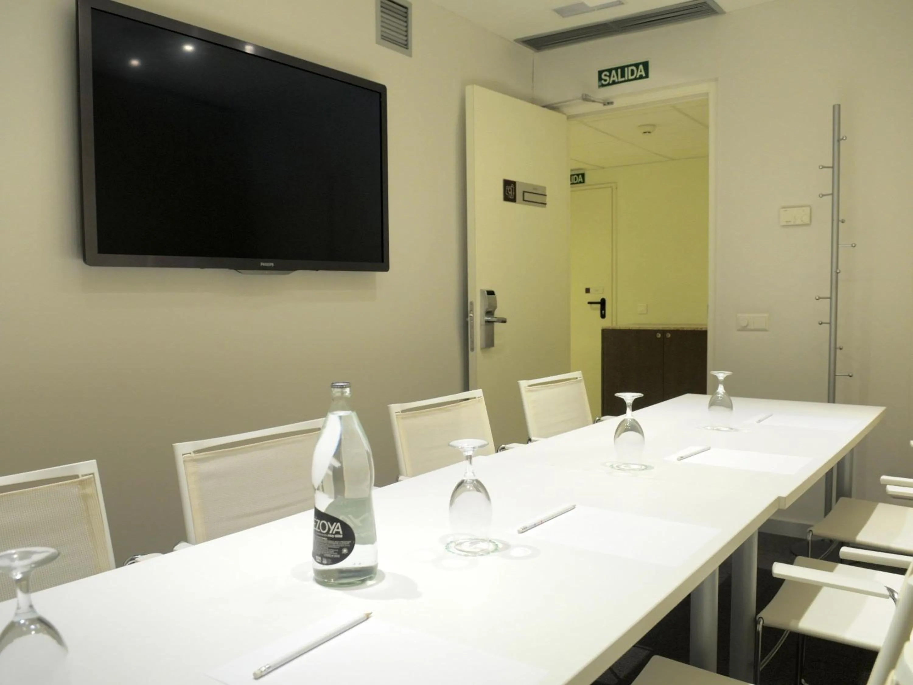 Meeting/conference room in Ibis Lleida