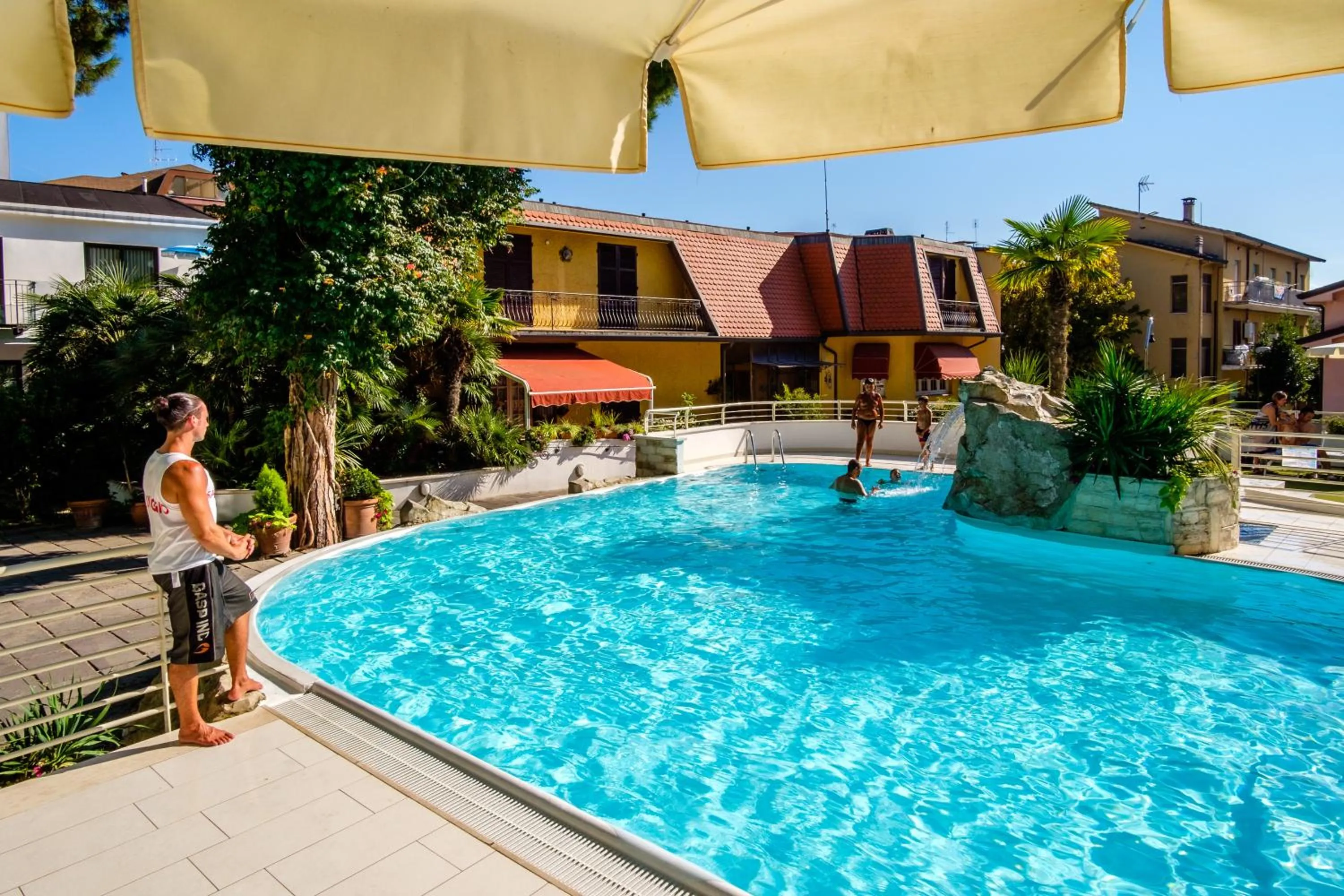 People in Hotel Bristol