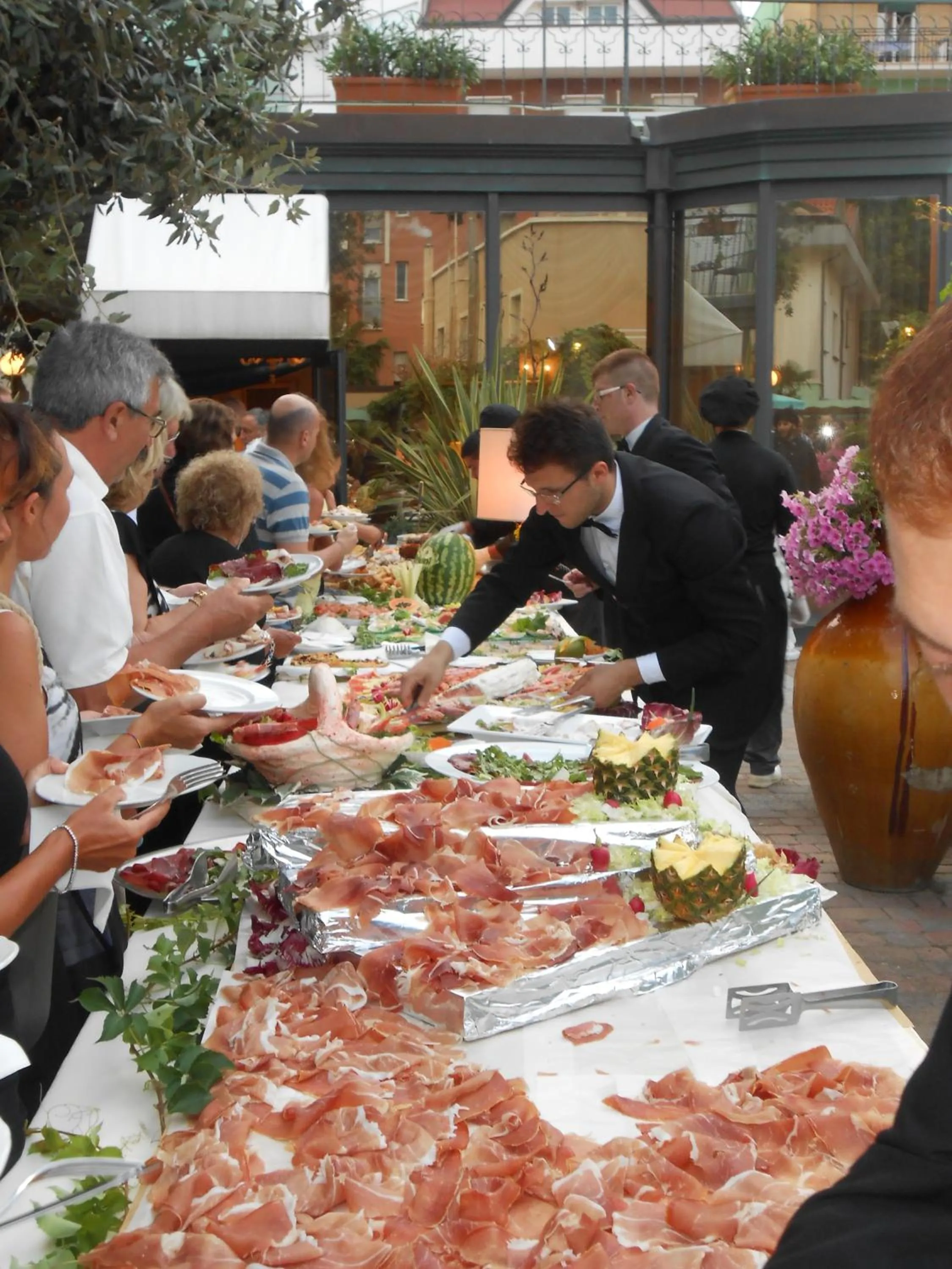 Restaurant/places to eat in Hotel Bristol