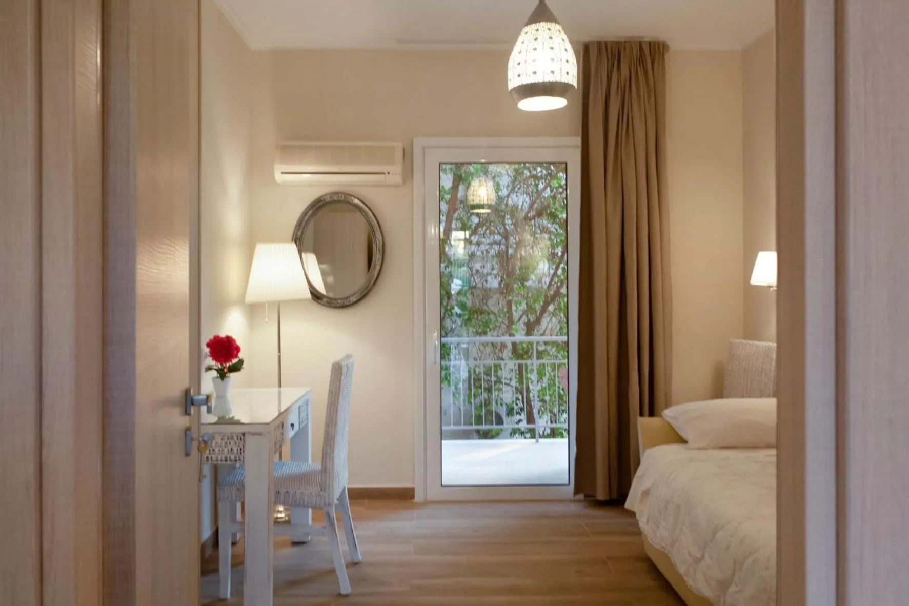 Bed in Lilly Apartments