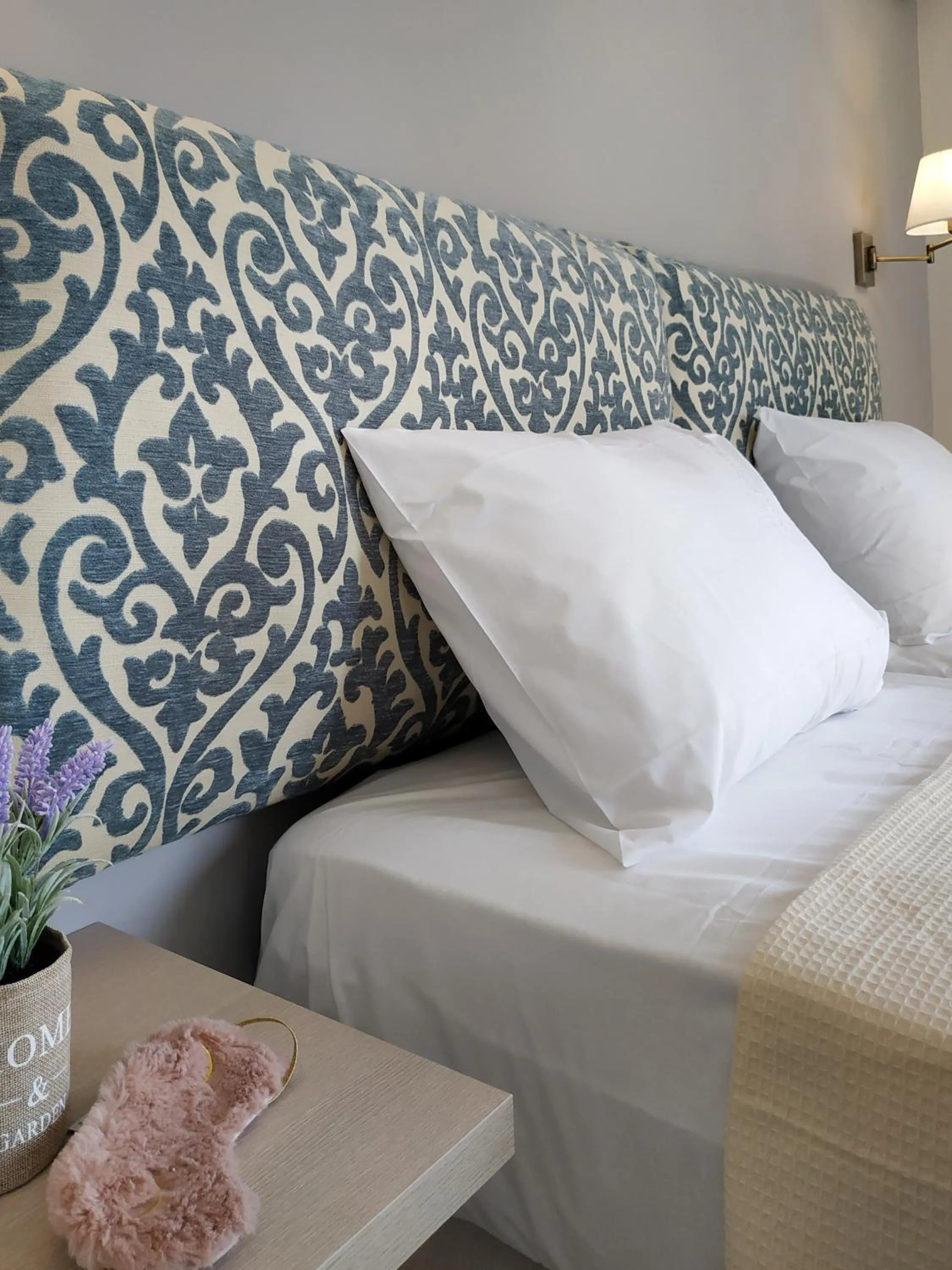 Bed in Lilly Apartments