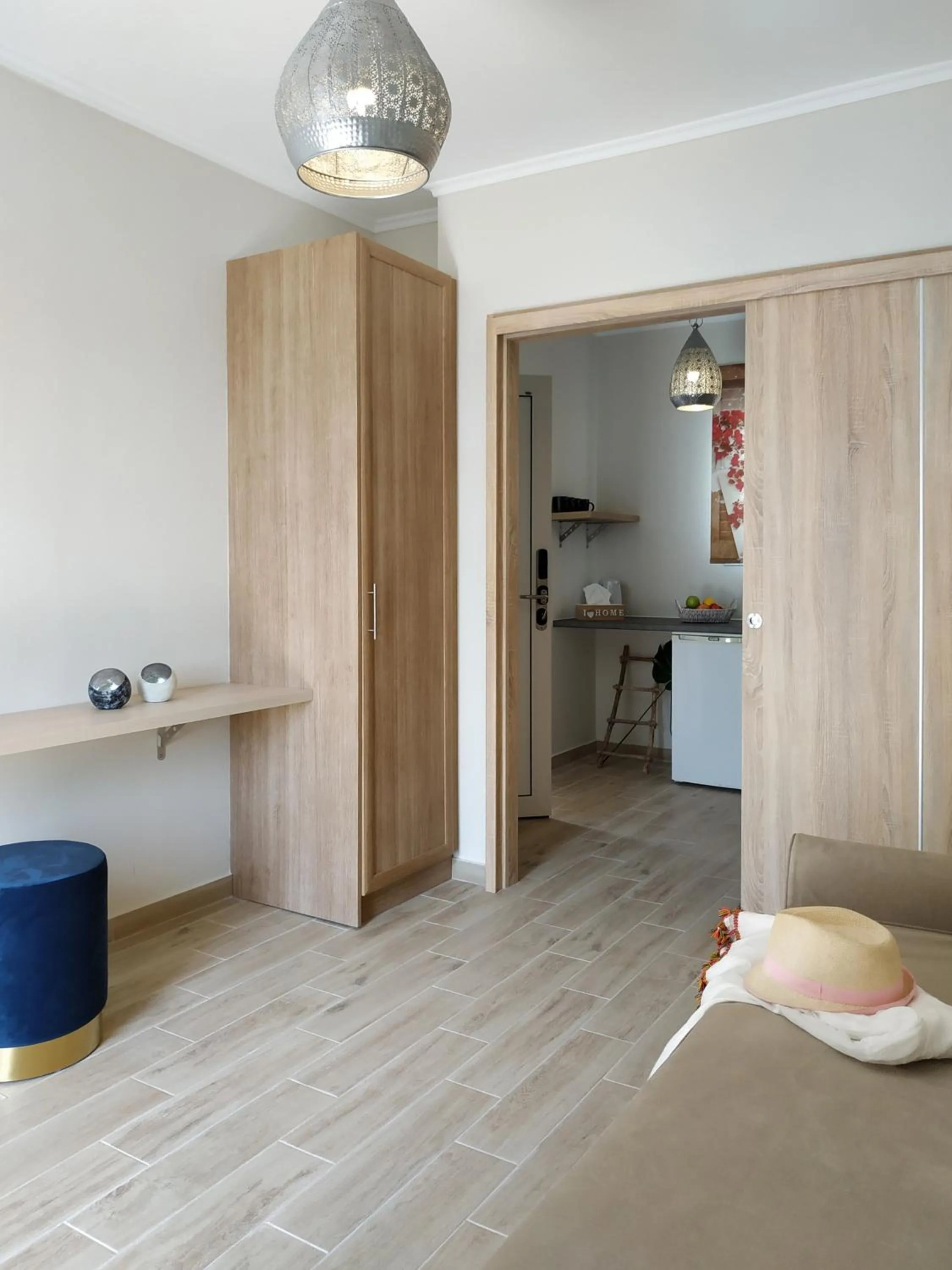 Photo of the whole room in Lilly Apartments