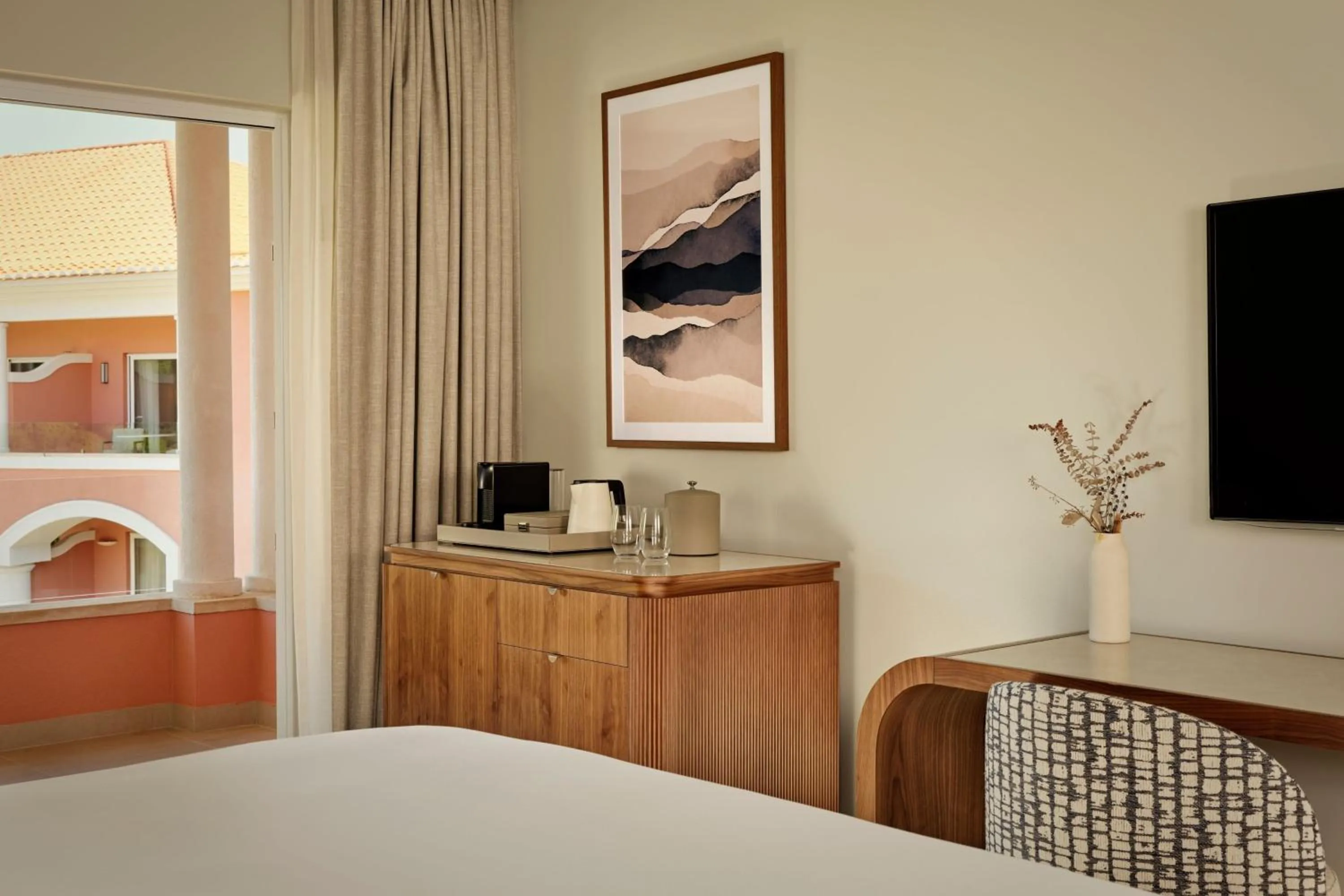 Photo of the whole room, Bed in Penha Longa Resort