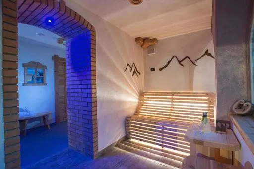 Property building, Bed in Hotel Ristorante Milano