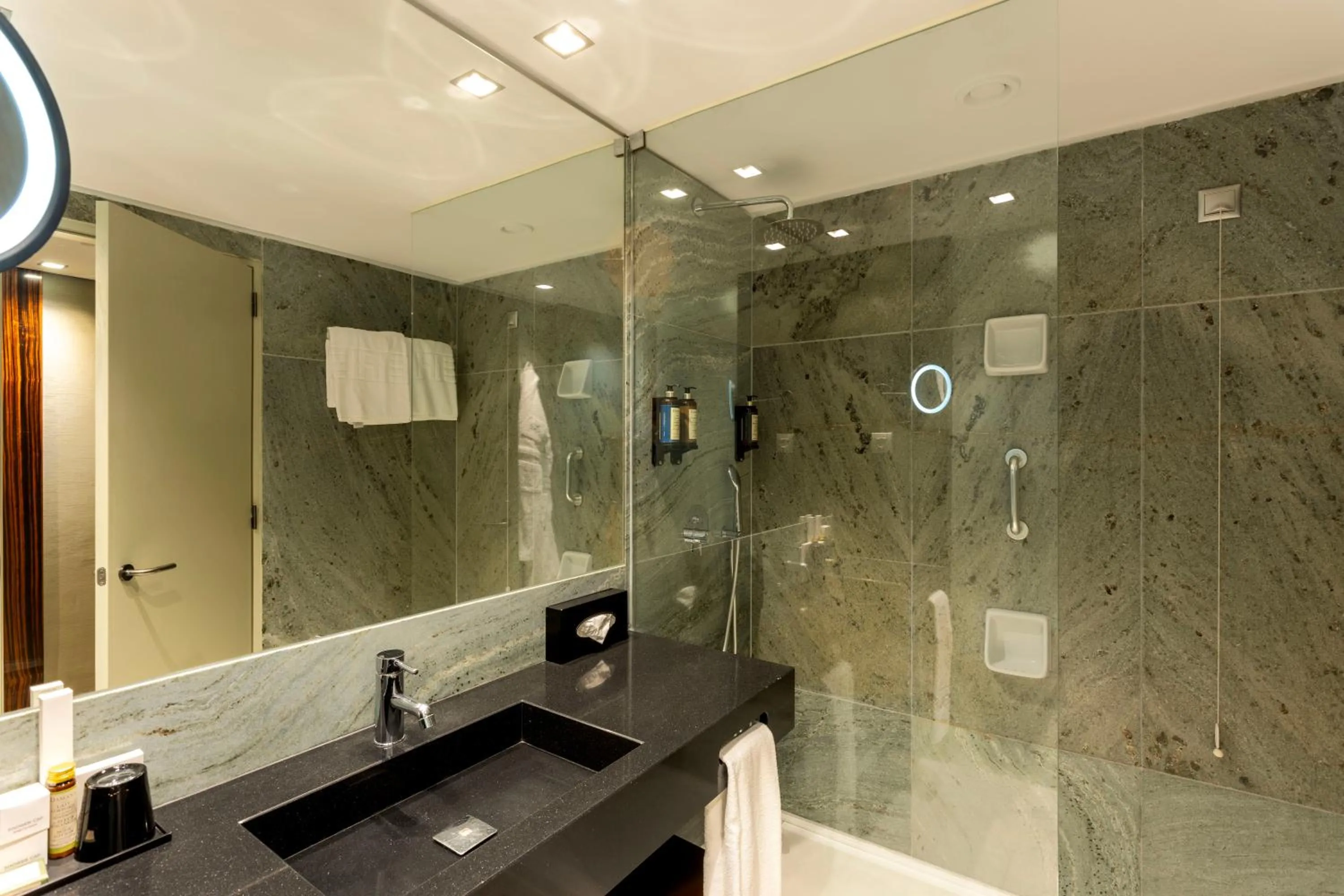 Bathroom in Altis Grand Hotel